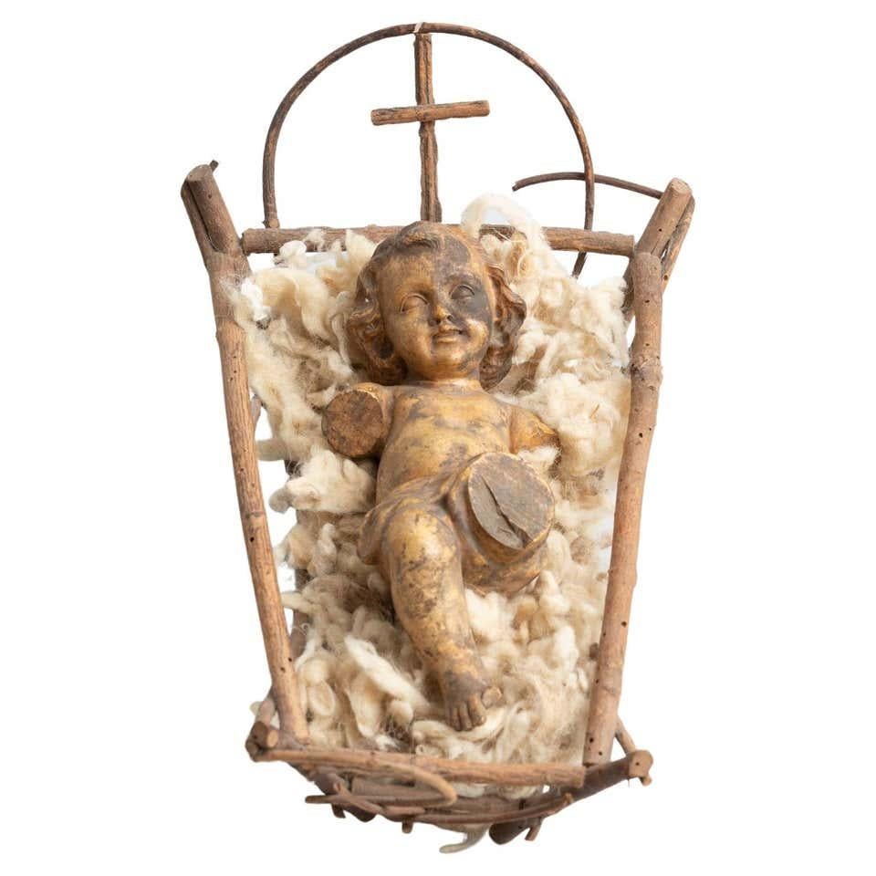 Figura del Niño Jesús de mediados del siglo XX en la cuna en venta 11