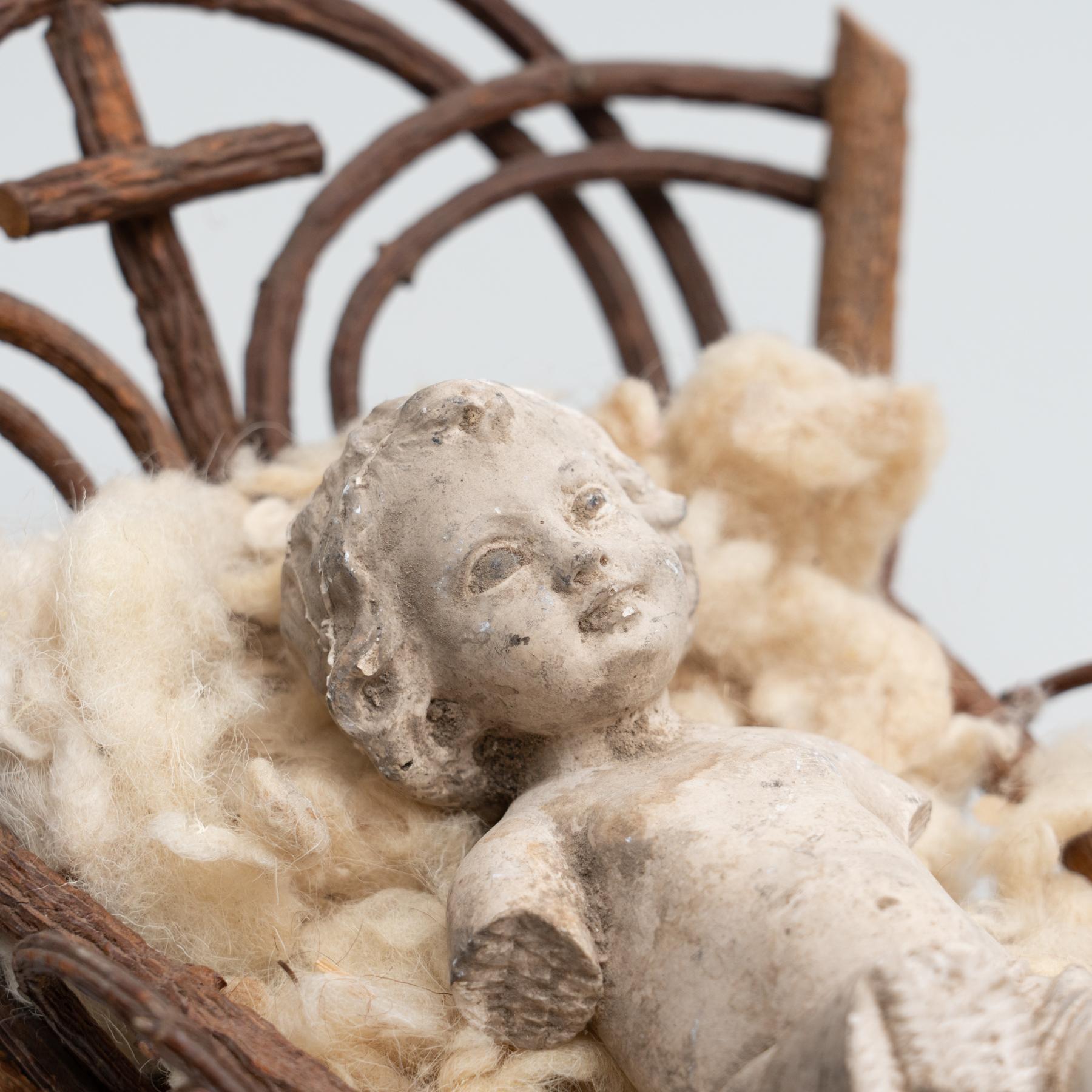 Mid-20th Century Baby Jesus Figure in the Cradle In Good Condition In Barcelona, ES