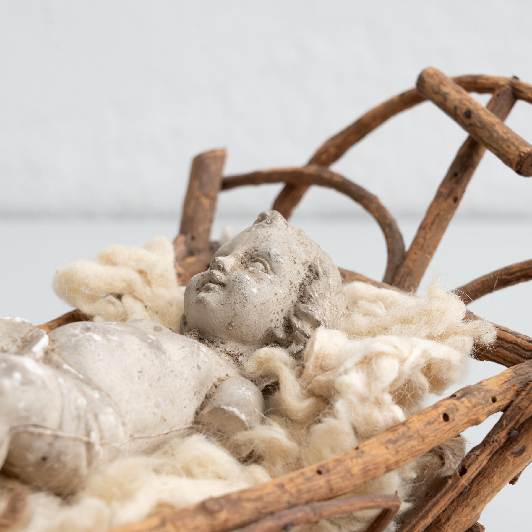 Mid-20th Century Baby Jesus Figure in the Cradle In Good Condition For Sale In Barcelona, Barcelona