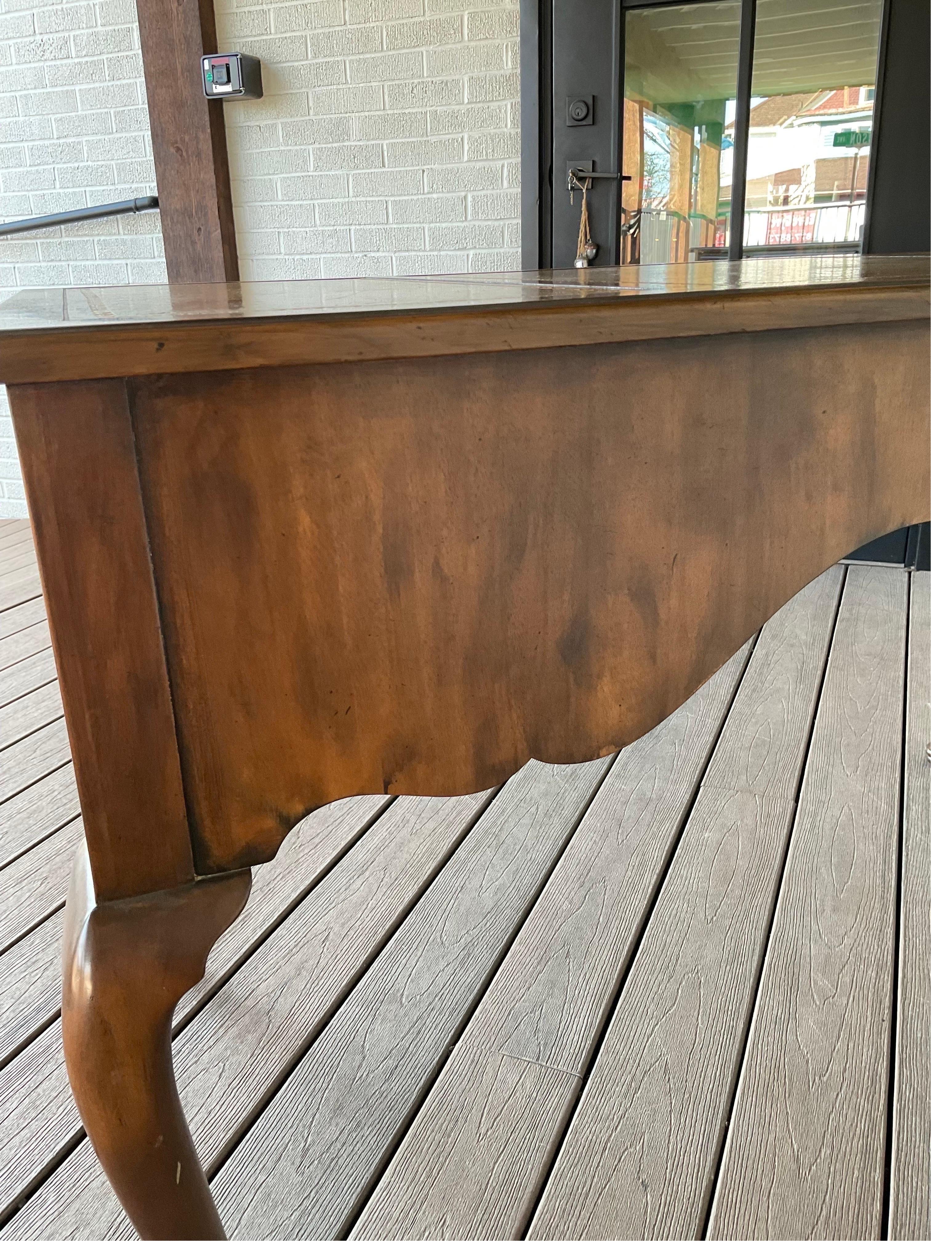 Mid-20th Century Baker Furniture Vintage Queen Ann Desk For Sale 2