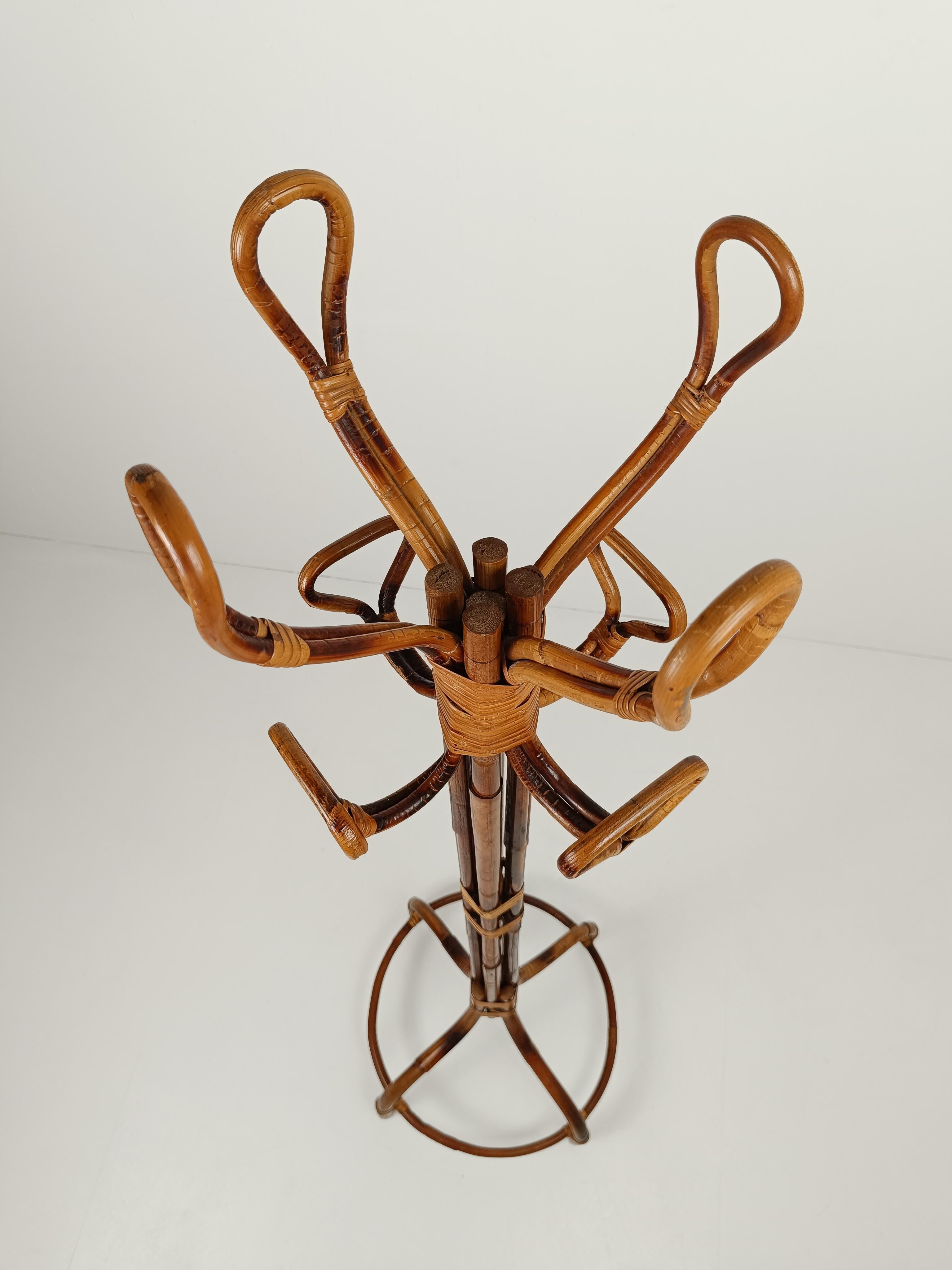 Bambù Appendiabiti in canna e rattan della metà del XX secolo, Italia anni '50 in vendita