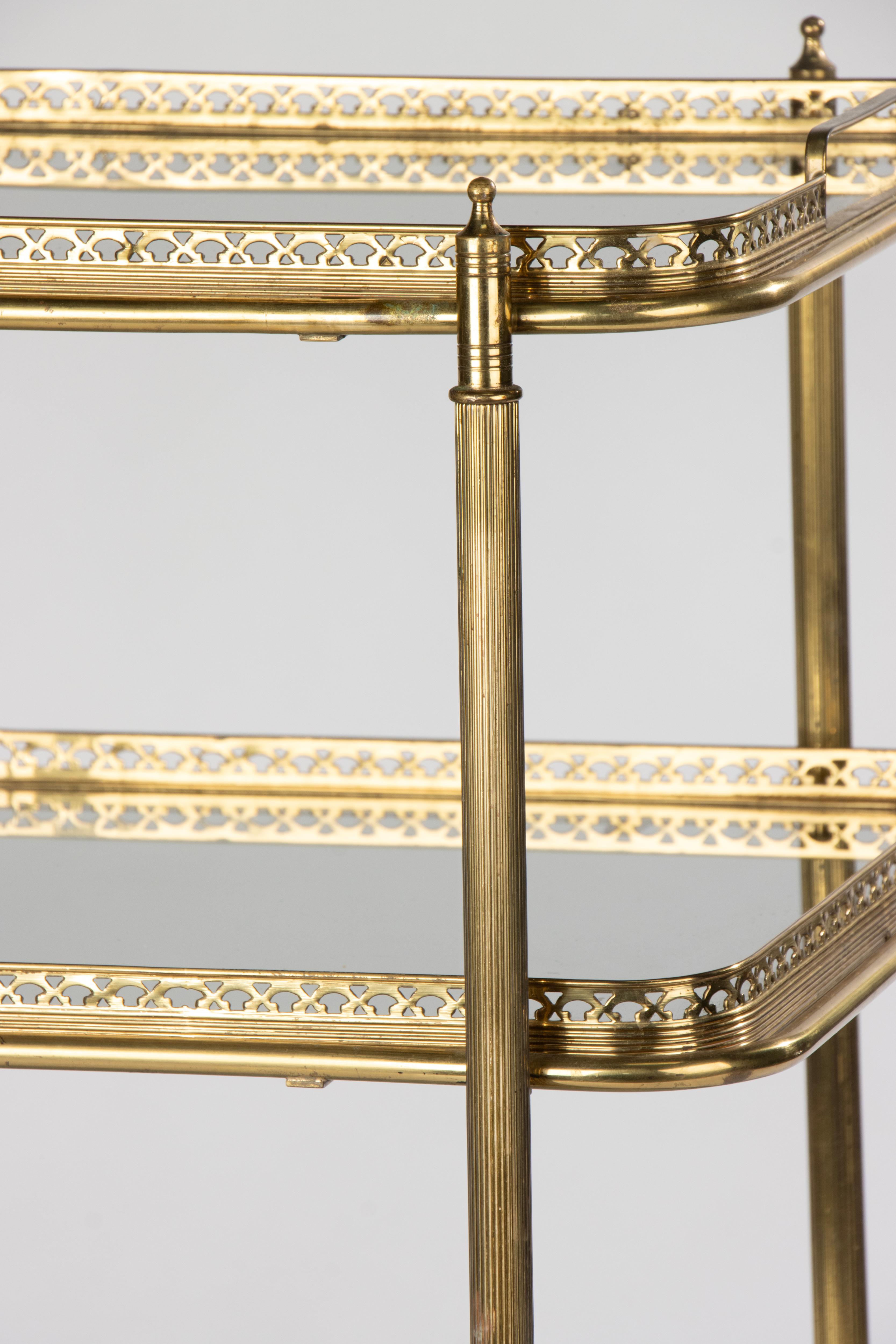 Mitte 20. Jahrhundert - Barwagen - Messing und Glas (Hollywood Regency) im Angebot