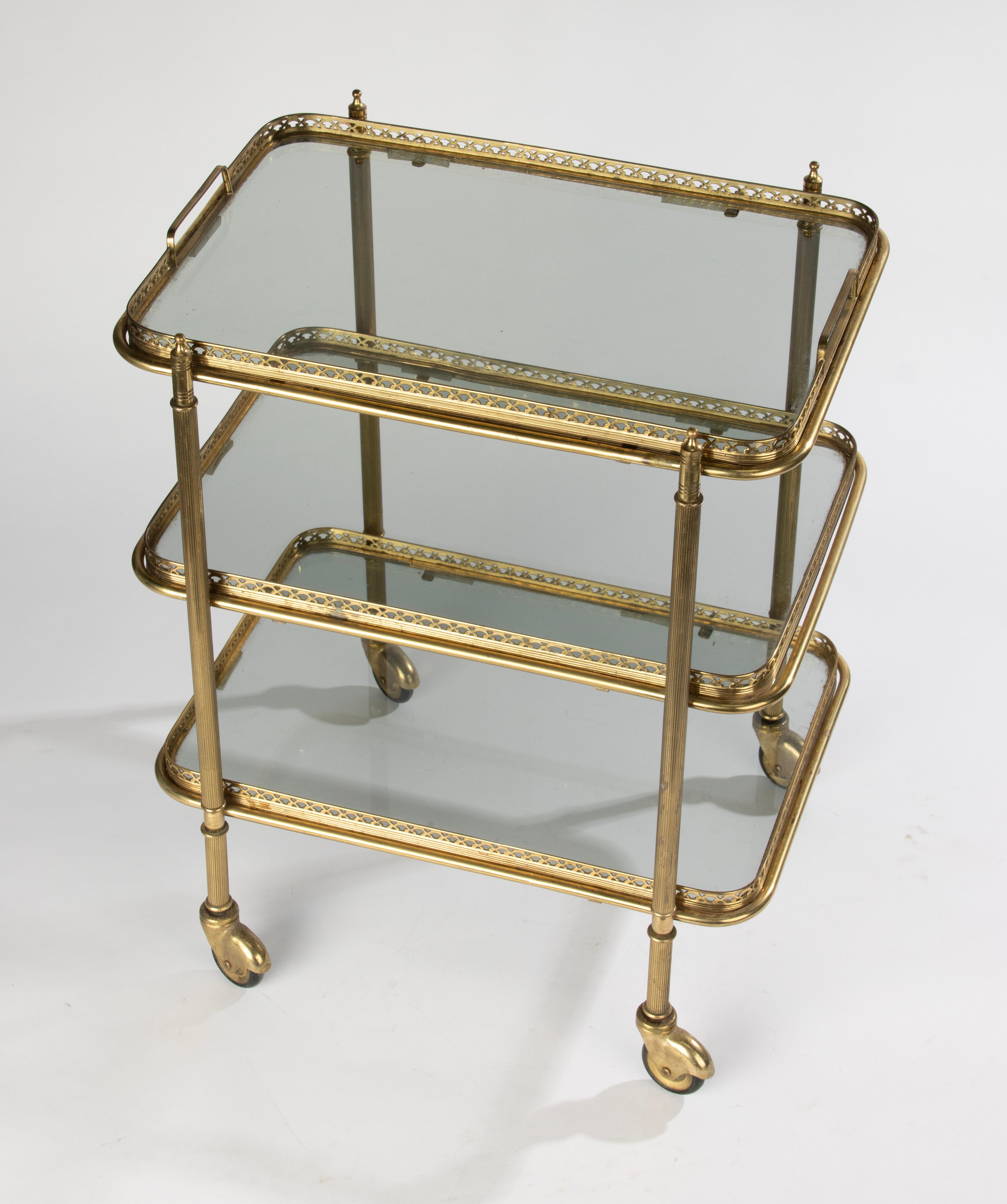 Mitte 20. Jahrhundert - Barwagen - Messing und Glas (Belgisch) im Angebot