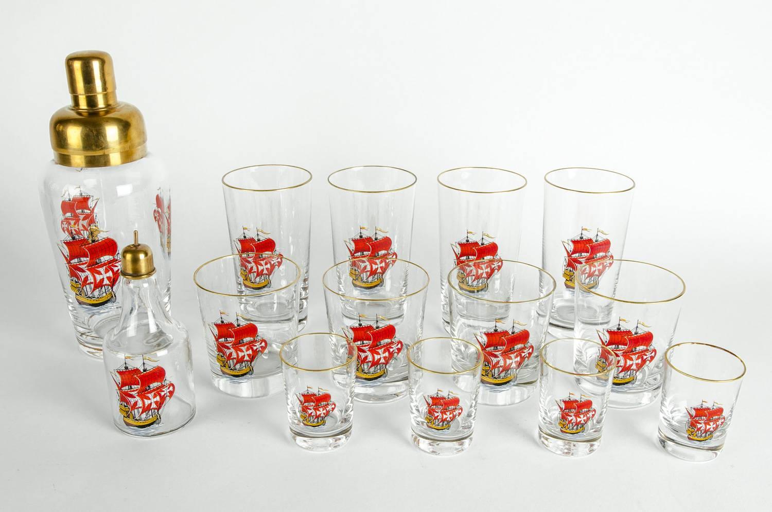 European Mid-20th Century Barware Cocktail Shaker Service For Sale