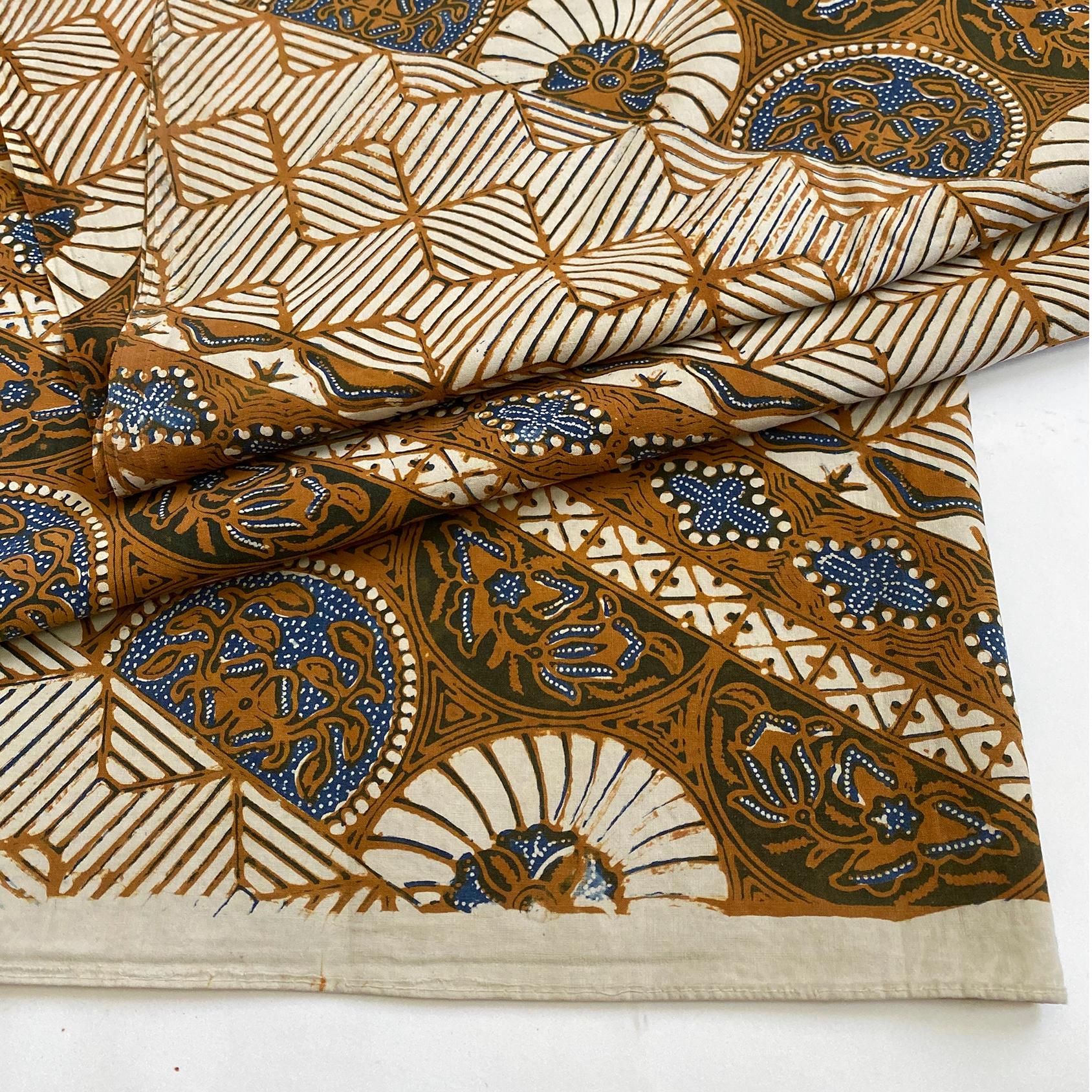 Batik, Kain, Wickelgarderobe aus der Mitte des 20. Jahrhunderts, Java im Zustand „Gut“ im Angebot in Point Richmond, CA