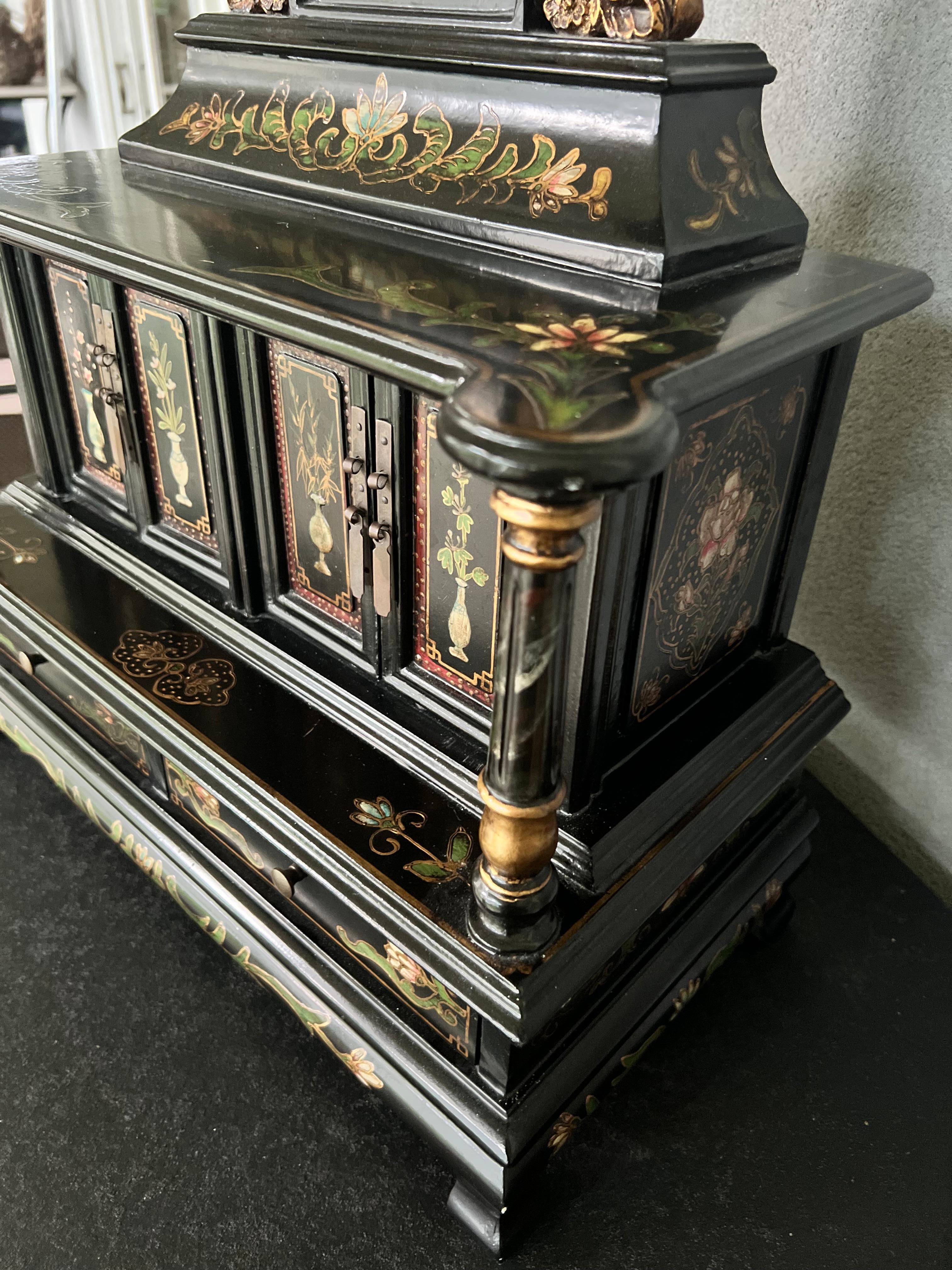 Mid-20th Century Black Lacquer Pagoda Jewelry Box With Clock  For Sale 9