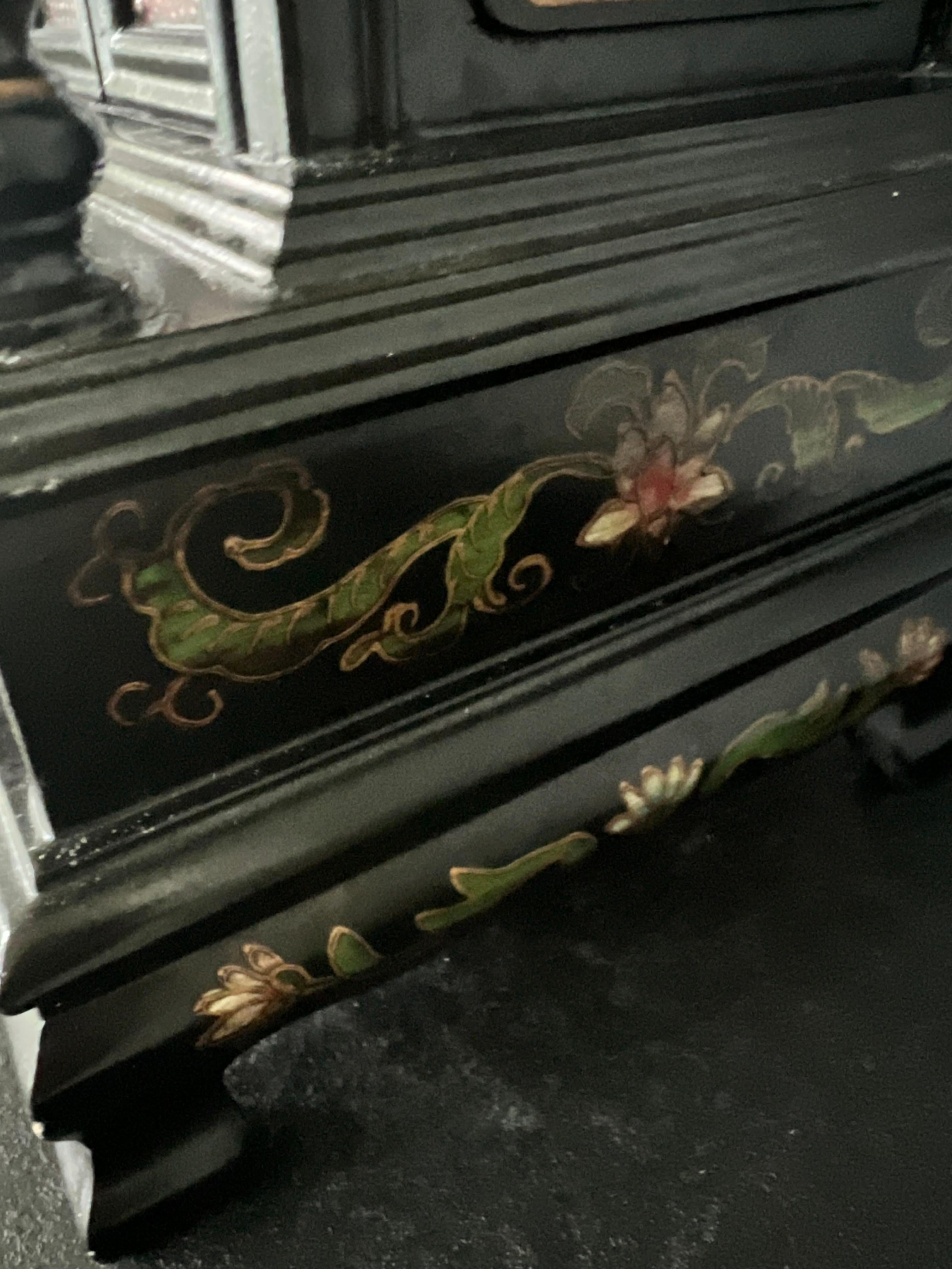 Mid-20th Century Black Lacquer Pagoda Jewelry Box With Clock 11