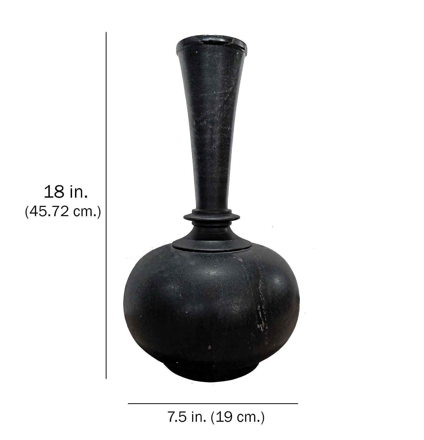 Jarrón de mármol negro de mediados del siglo XX en venta 8
