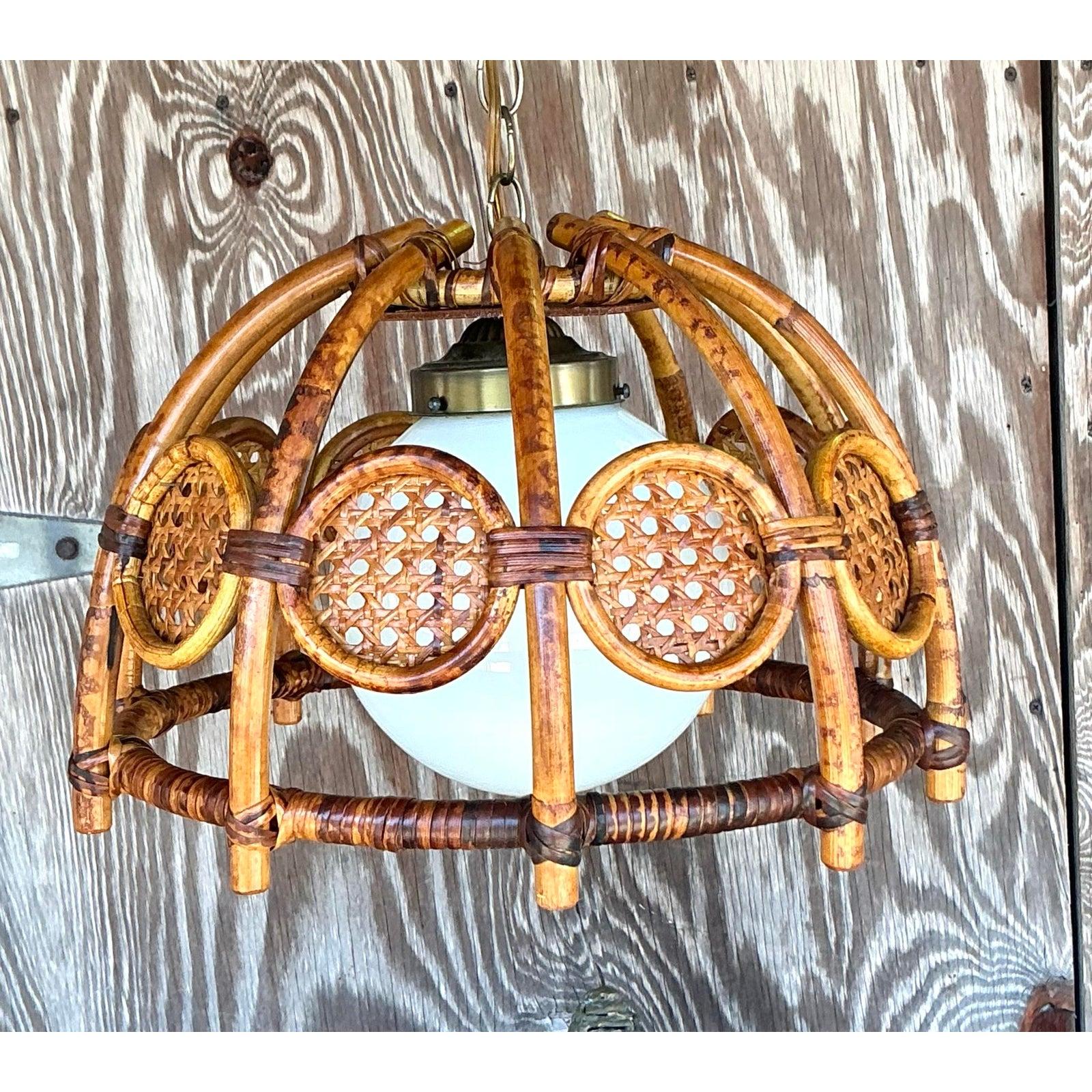 Metallo Lampadario di bambù e canne piegate Boho della metà del XX secolo in vendita