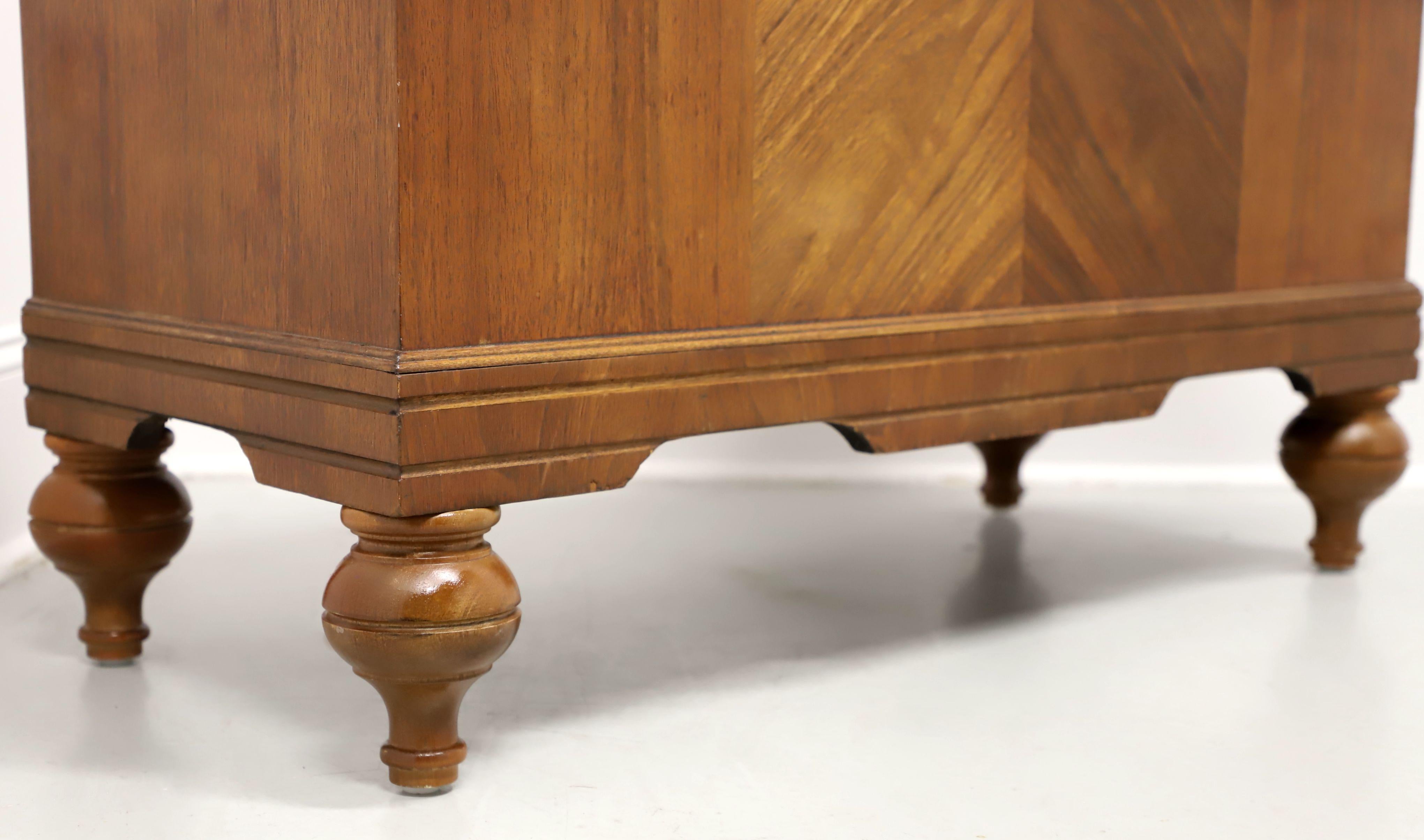 Mid 20th Century Bookmatched Walnut Art Deco Cedar Blanket Chest For Sale 1