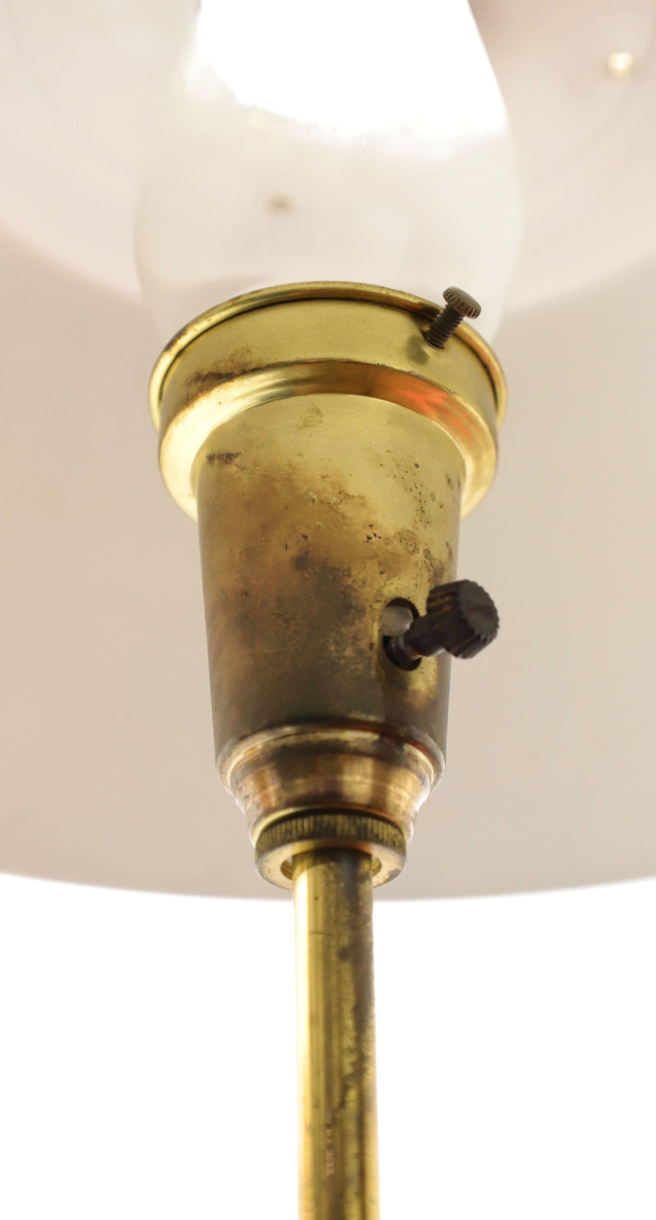 20ième siècle Lampe de bureau américaine en laiton avec aigle, milieu du XXe siècle en vente