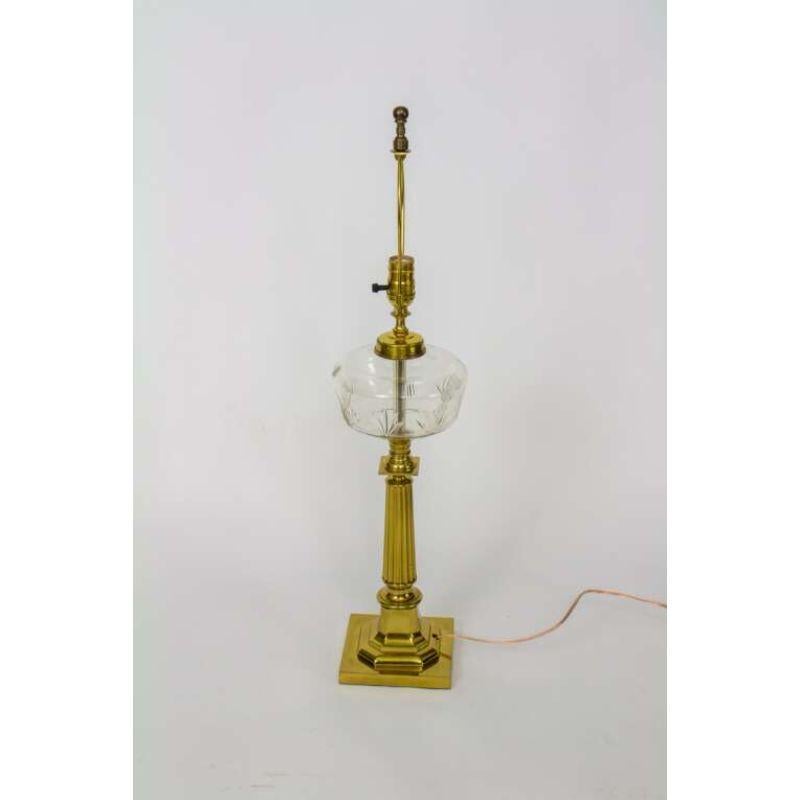 Mid 20th Century Brass and Glass Banquet Lamp For Sale 1
