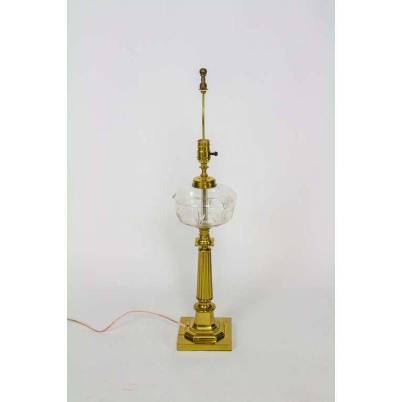 Mid 20th Century Brass and Glass Banquet Lamp For Sale 3