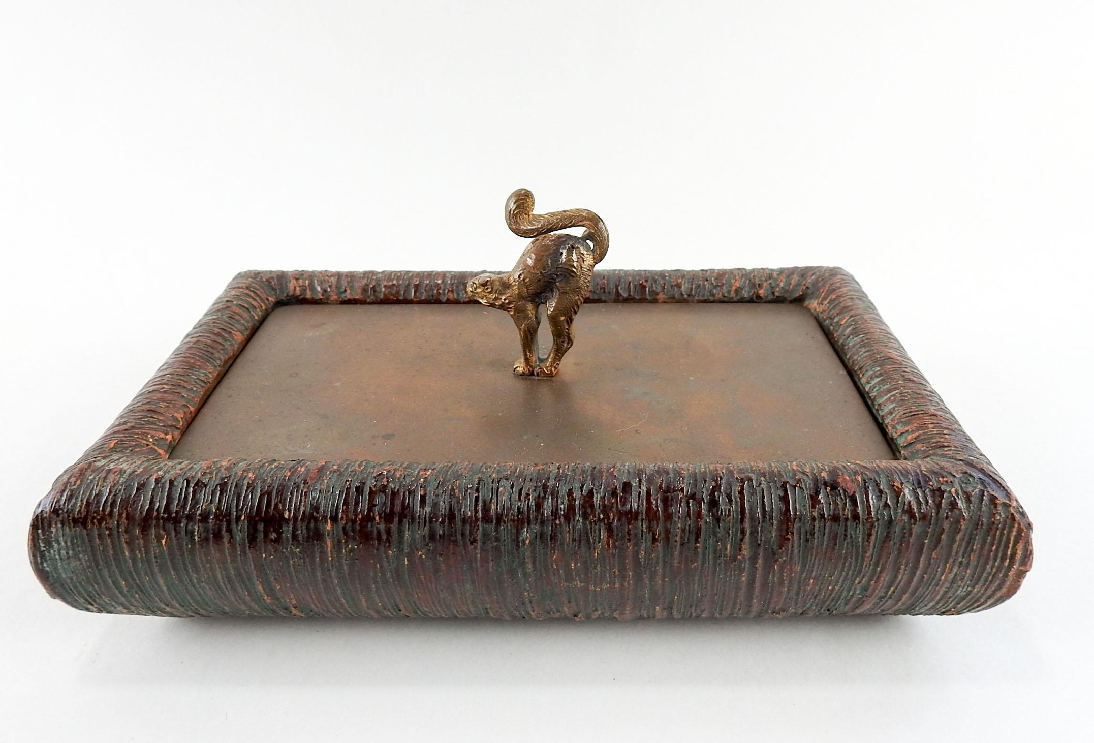 Unknown Mid 20th Century Brass & Ceramic Scaredy Cat Box For Sale