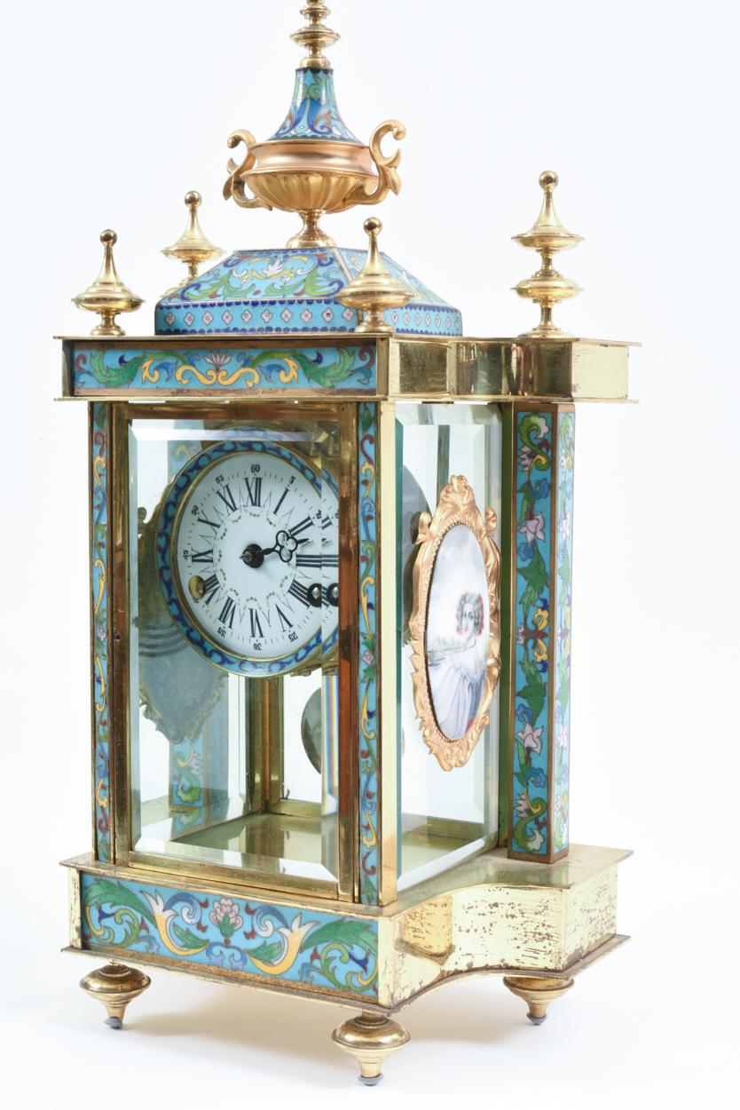 Mid-20th Century Brass or Glass Frame Mantel Clock In Excellent Condition In Tarry Town, NY