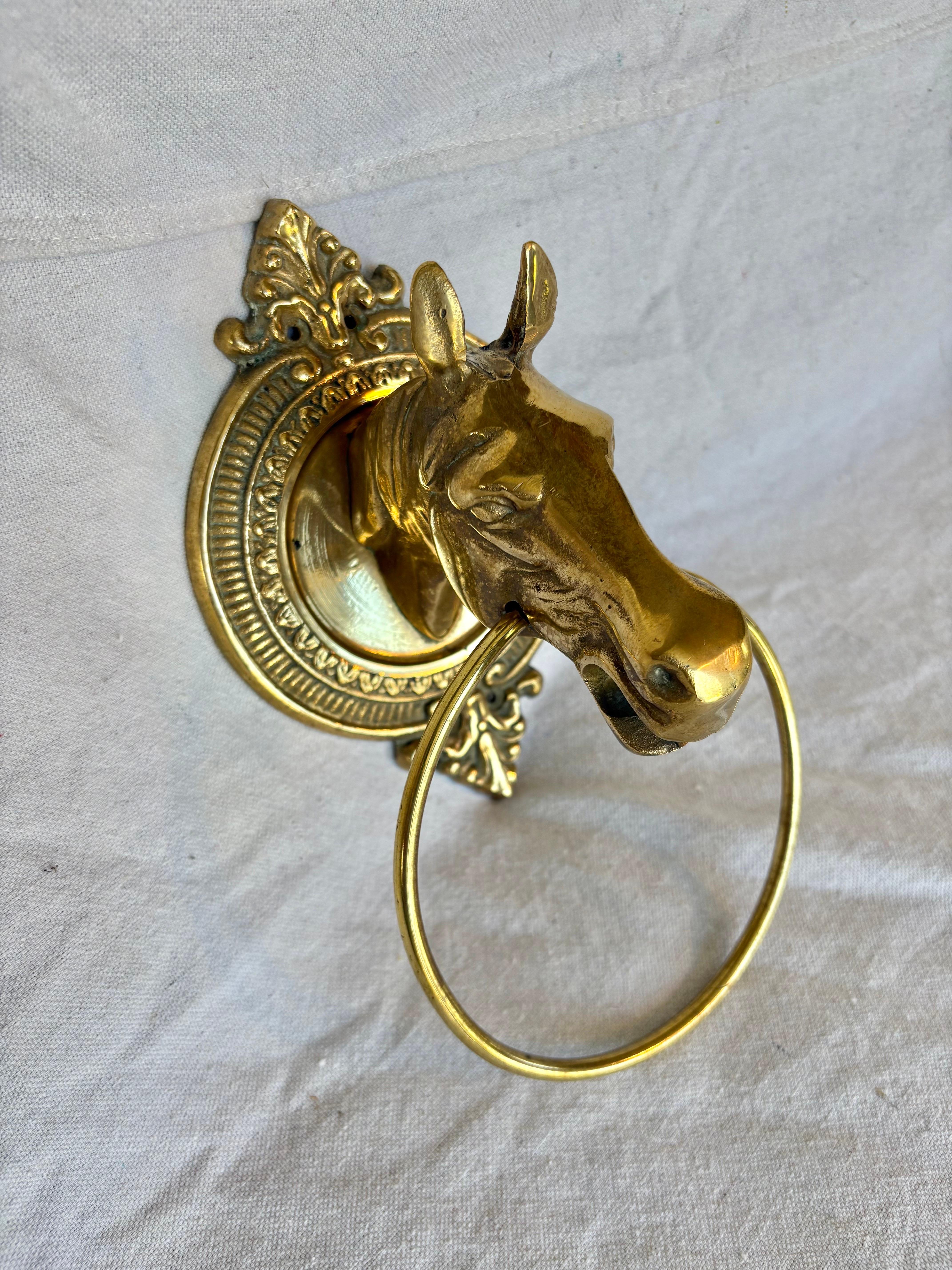 American Mid 20th Century Brass Horse Head Equestrian Towel Holder Ring For Sale