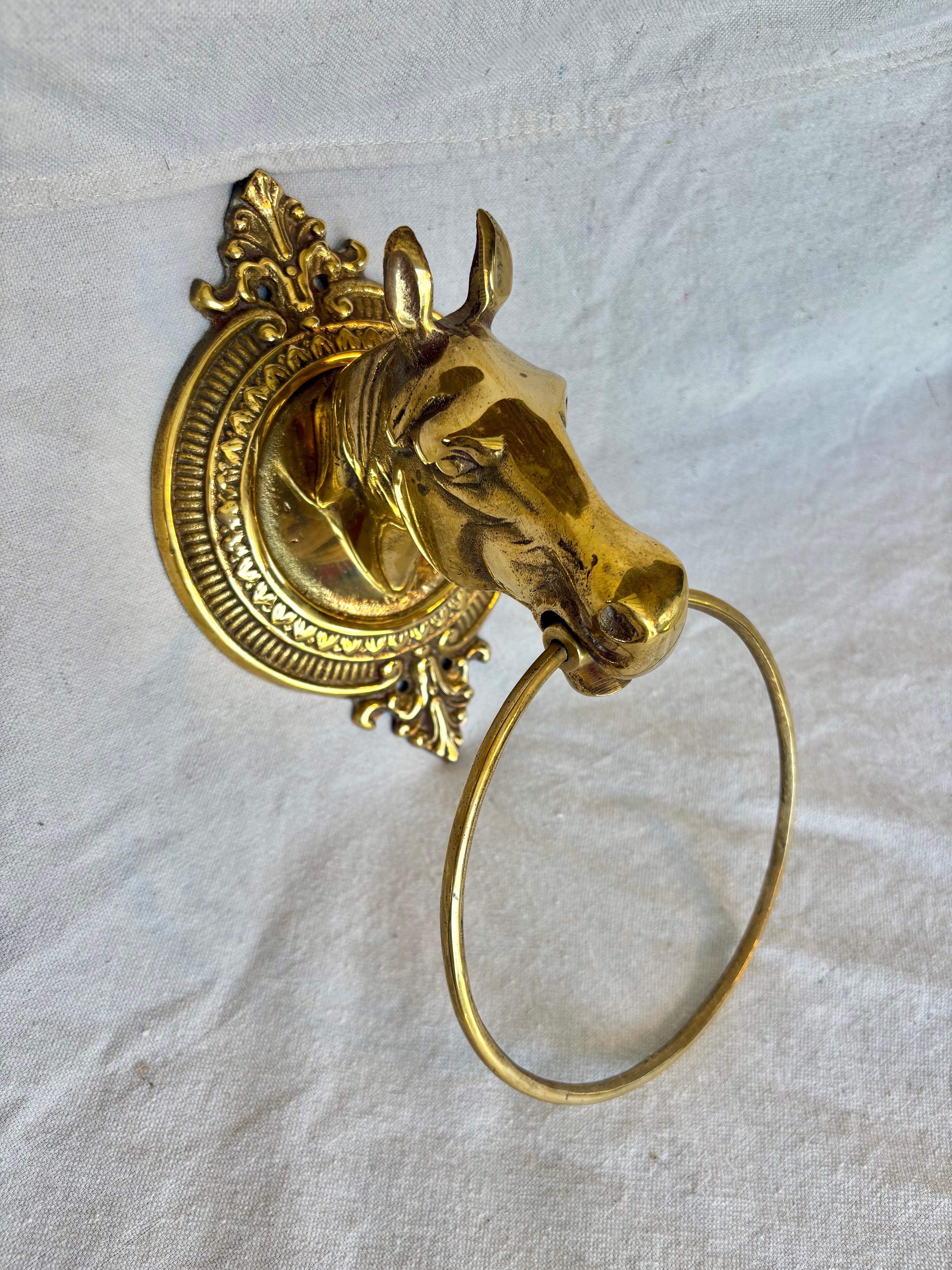 American Mid 20th Century Brass Horse Head Equestrian Towel Holder Ring For Sale