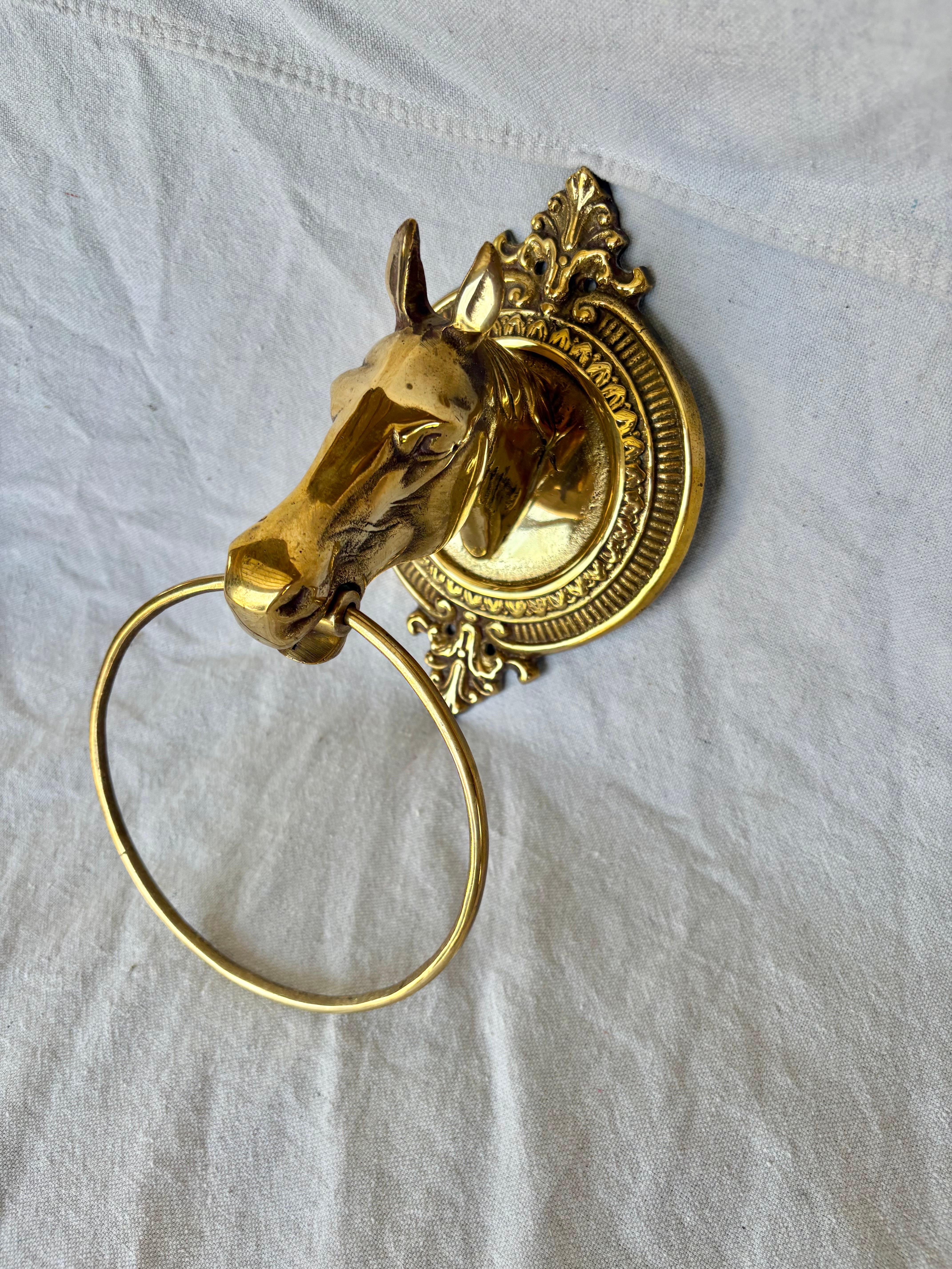 Mid 20th Century Brass Horse Head Equestrian Towel Holder Ring In Good Condition For Sale In Burton, TX