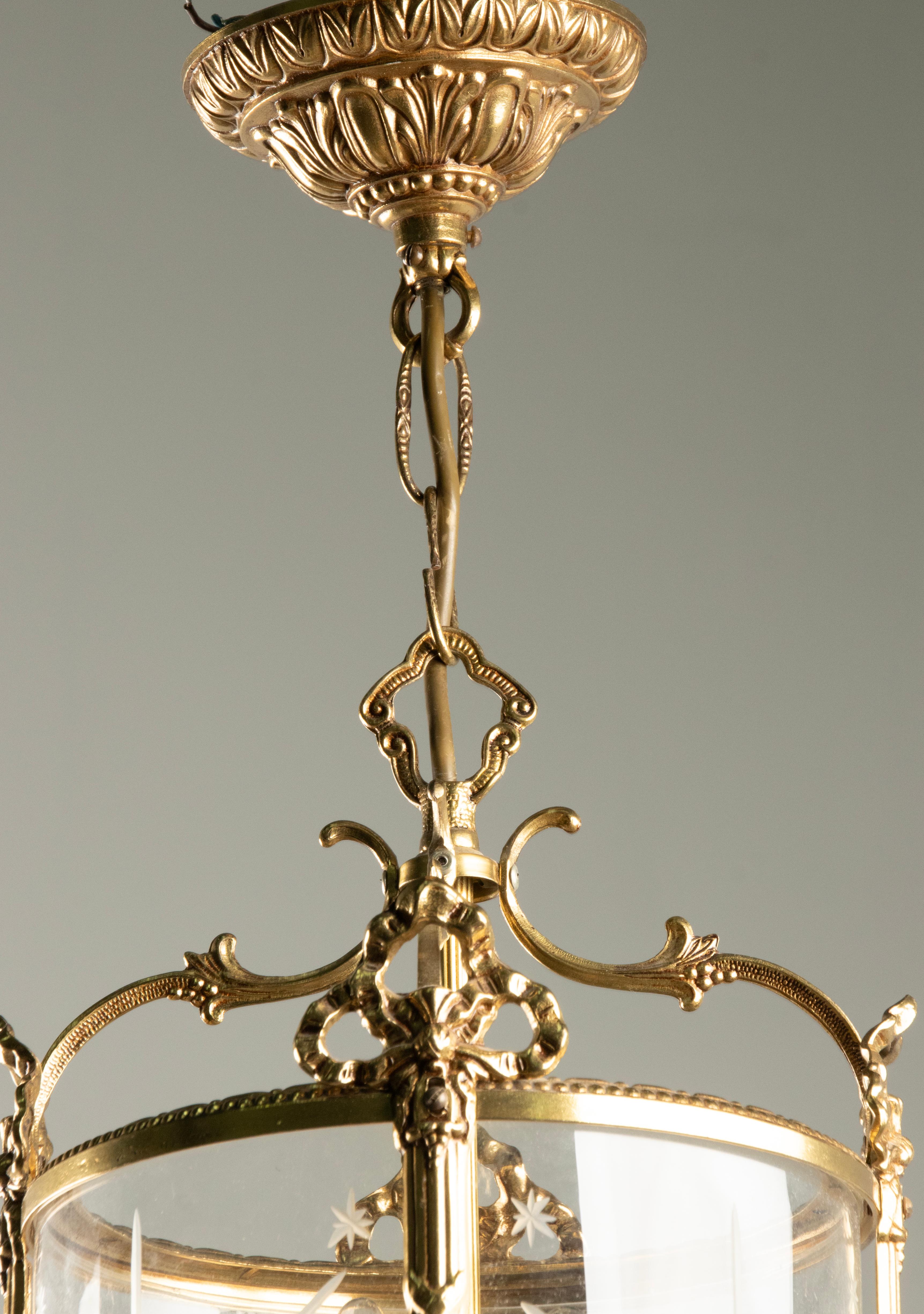 Mitte 20. Jahrhundert Messing Louis XVI Stil Flur Laterne Lampe im Angebot 5