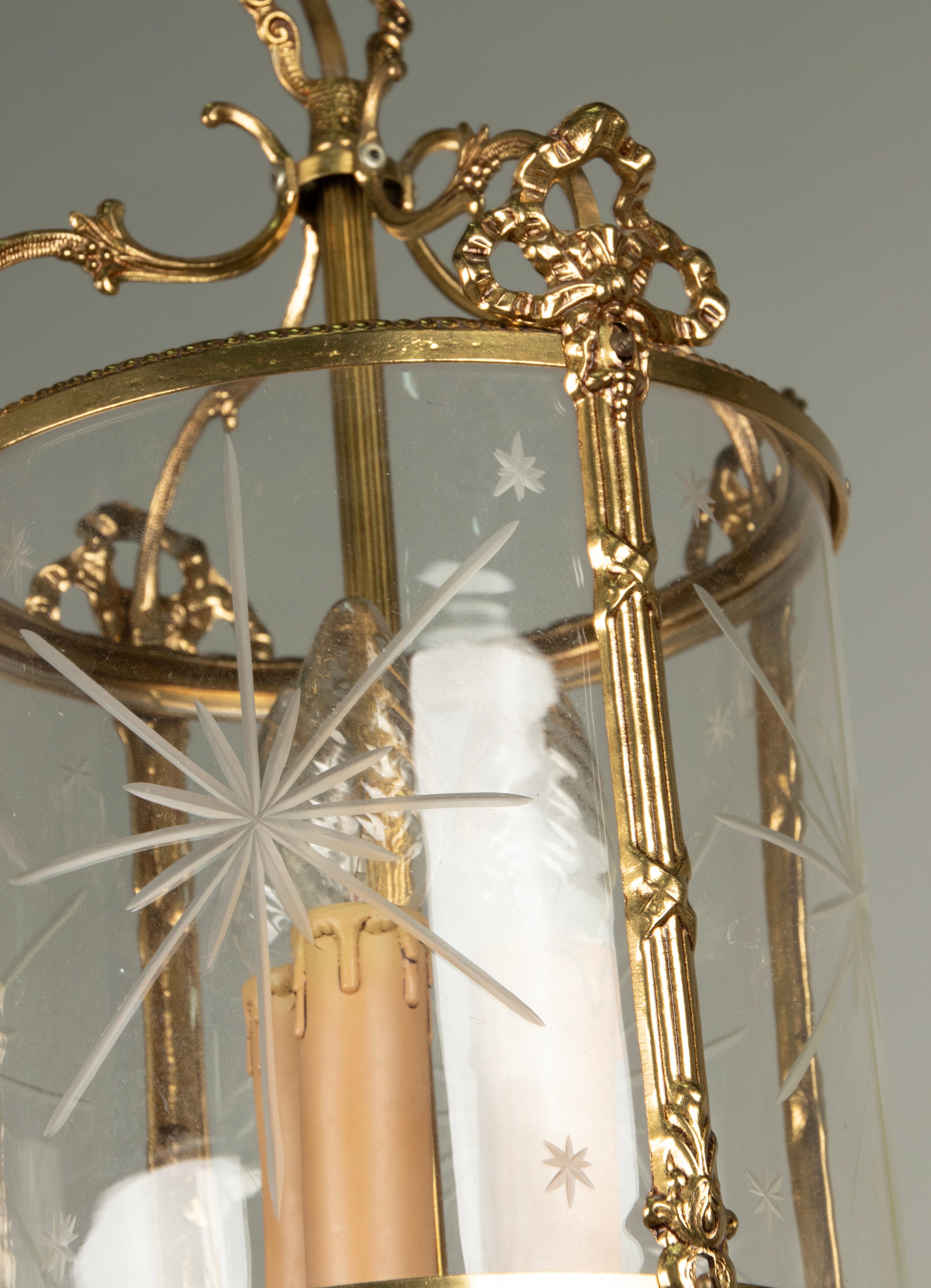 Mitte 20. Jahrhundert Messing Louis XVI Stil Flur Laterne Lampe im Angebot 8