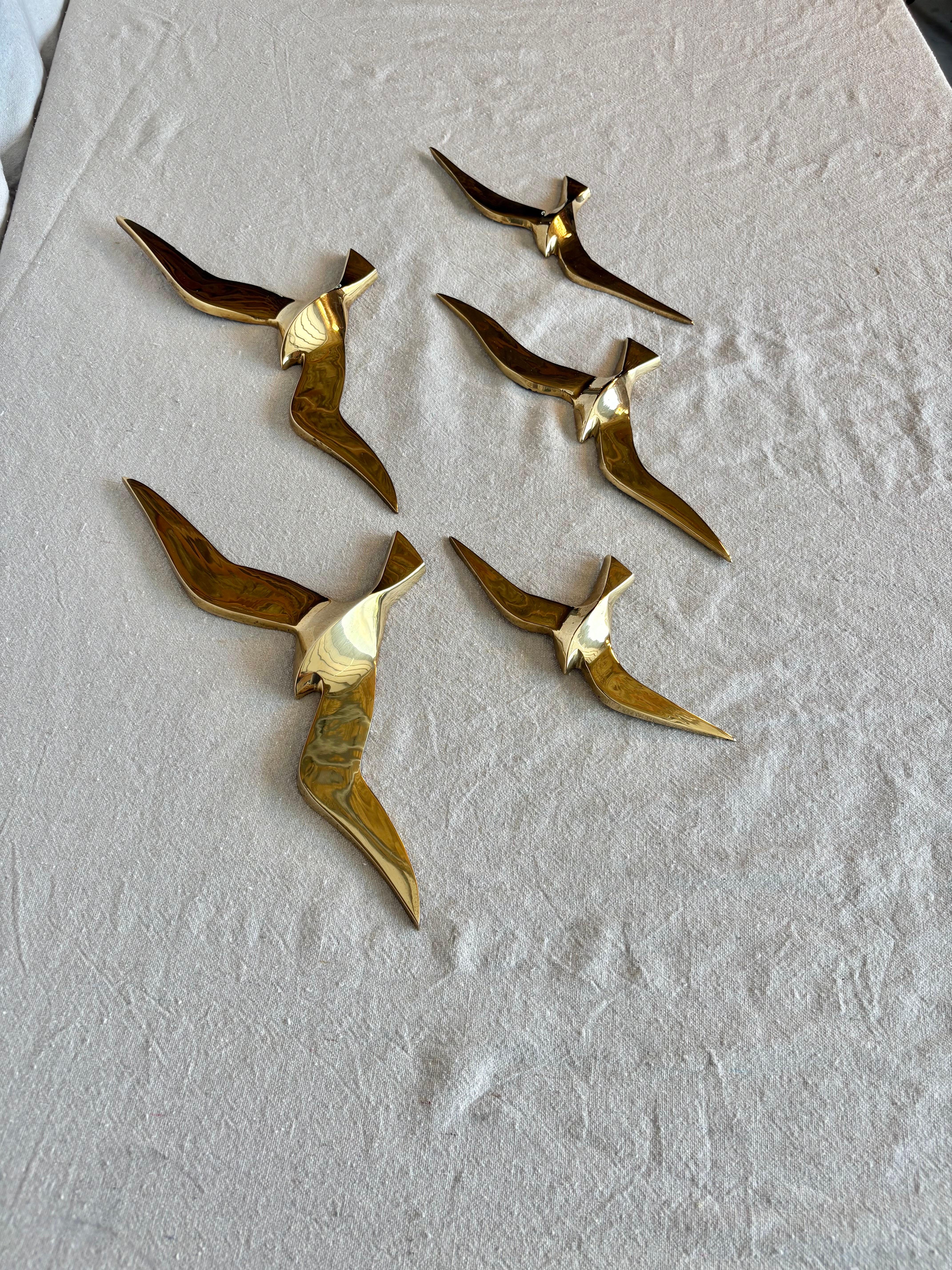 Esculturas de pared de gaviota de latón de mediados del siglo XX - Juego de cinco en venta 3