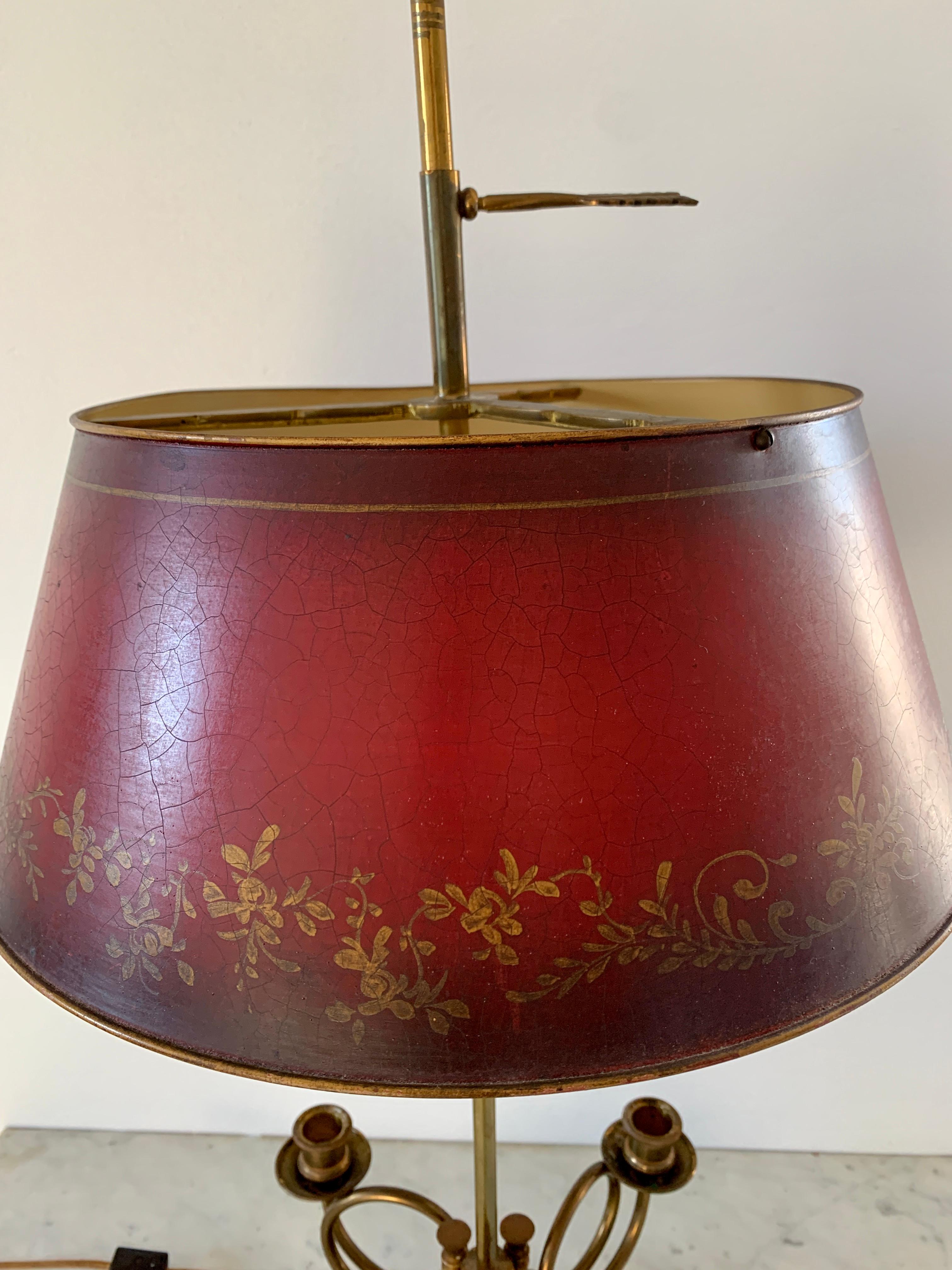 French Provincial Mid-20th Century Brass Three-Arm Horn Bouillotte Lamp with Red Tole Shade For Sale