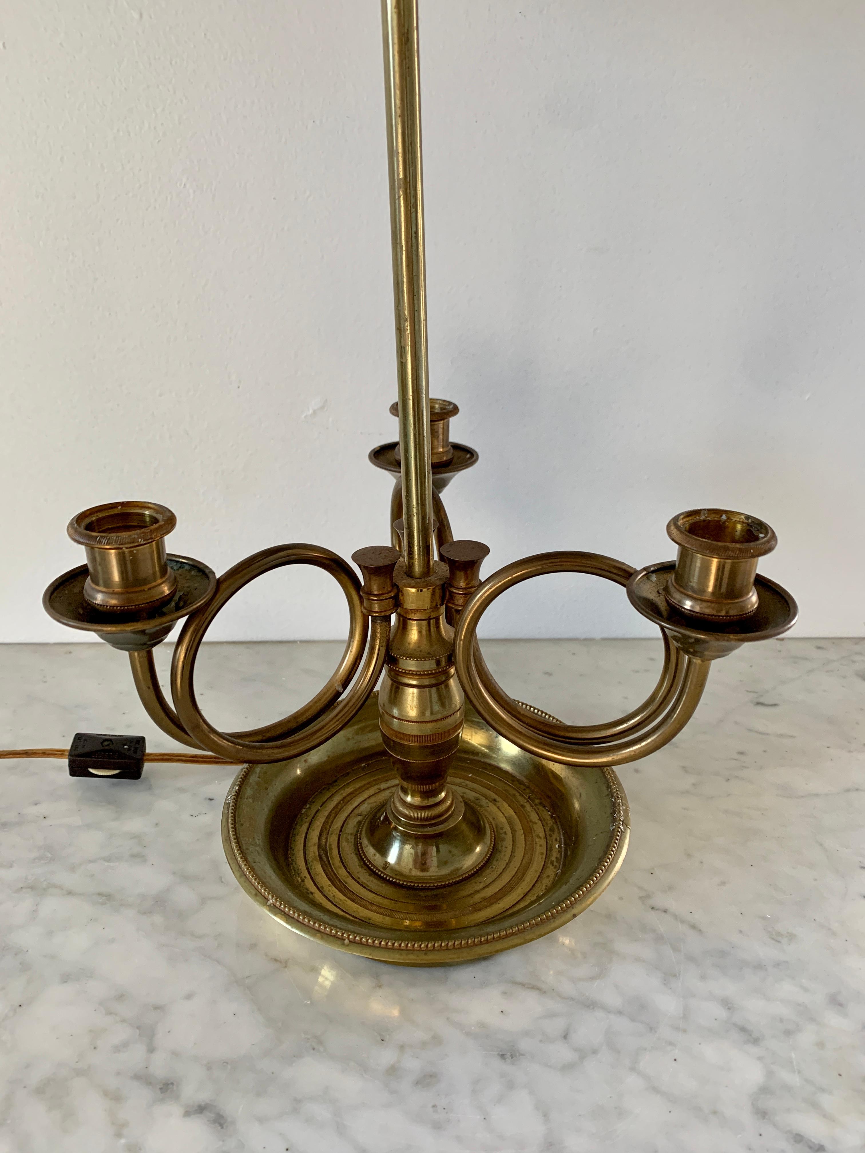 Metal Mid-20th Century Brass Three-Arm Horn Bouillotte Lamp with Red Tole Shade For Sale