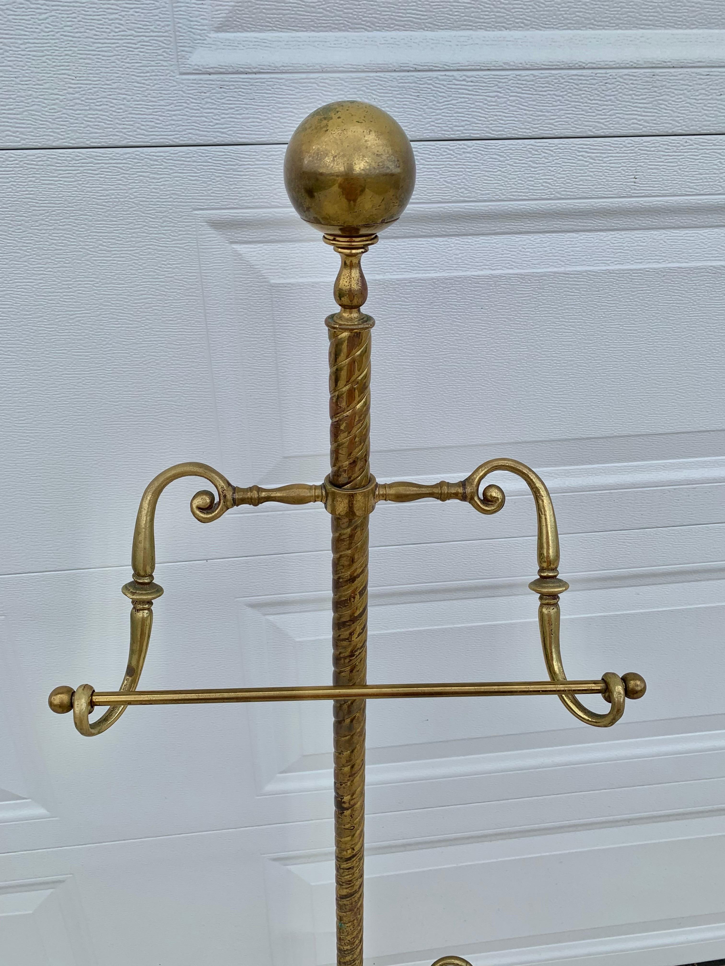 Mid 20th Century Brass Valet Stand In Good Condition In Burton, TX