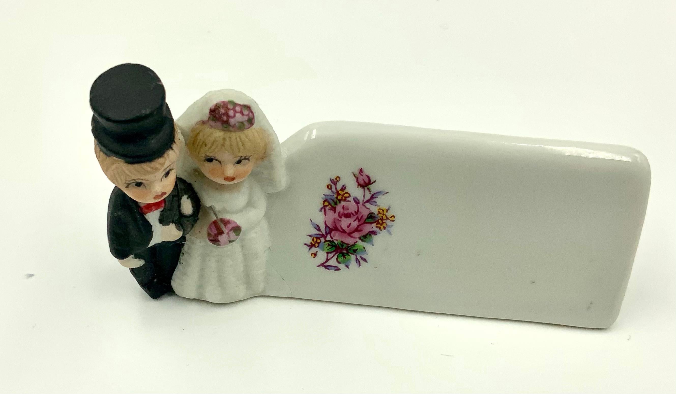 Mid 20th Century Bride and Groom Porcelain Place Card Holders Placecards as is In Good Condition For Sale In Miami Beach, FL
