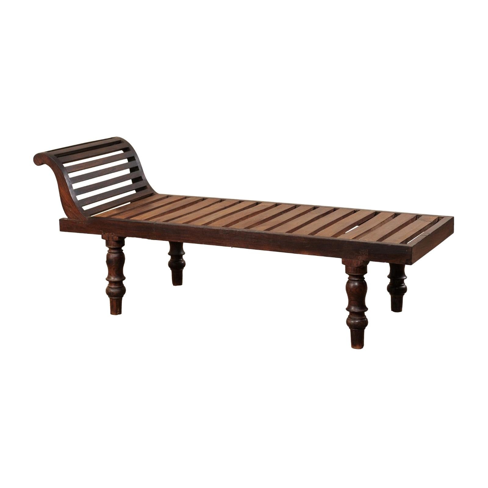 British Colonial Wood Chaise Lounge Chair, Mitte des 20. Jahrhunderts