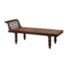 British Colonial Wood Chaise Lounge Chair, Mitte des 20. Jahrhunderts