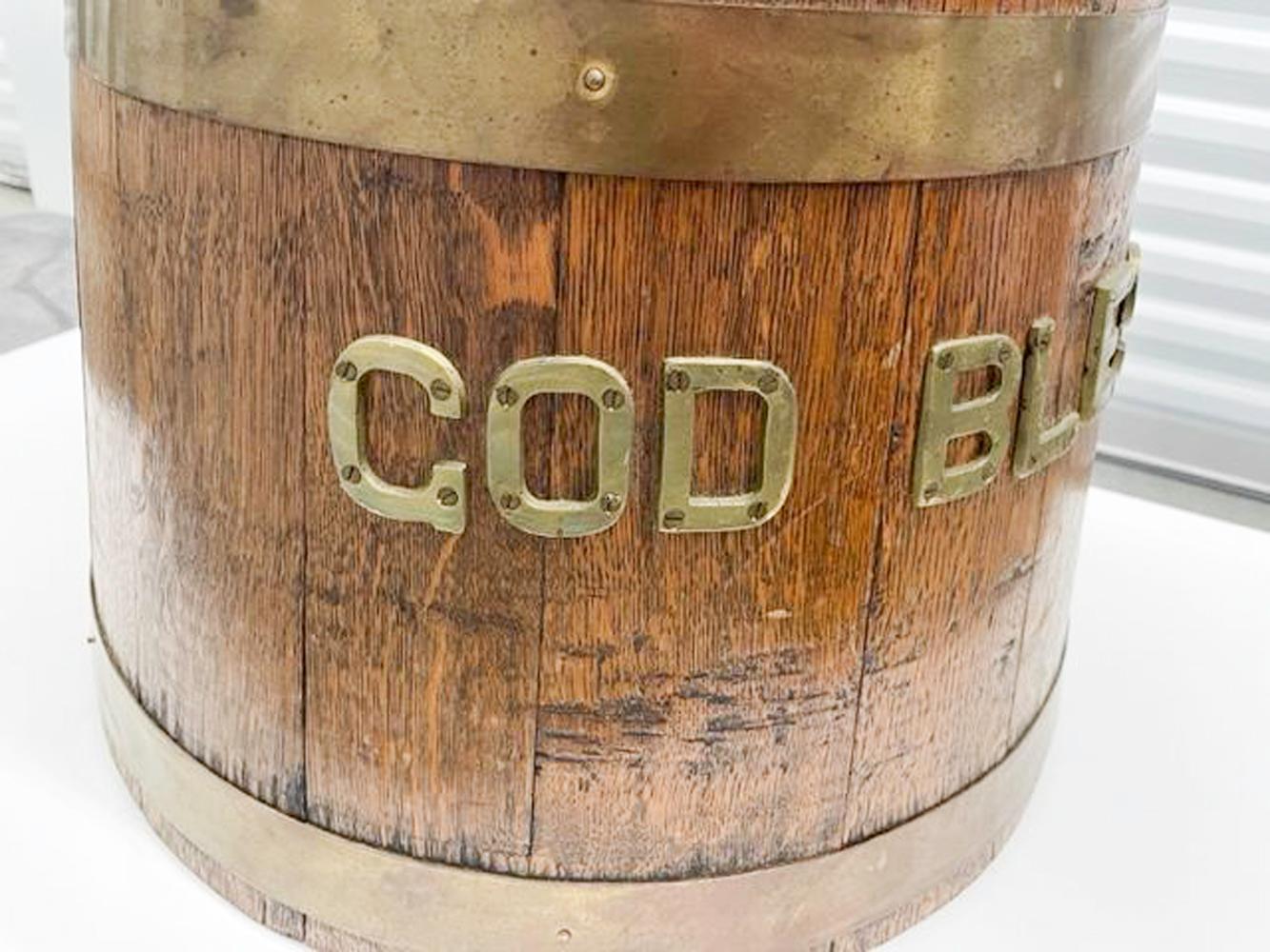 Mid 20th Century British Royal Navy Brass Bound Oak Grog Barrel w/Brass Letters For Sale 2