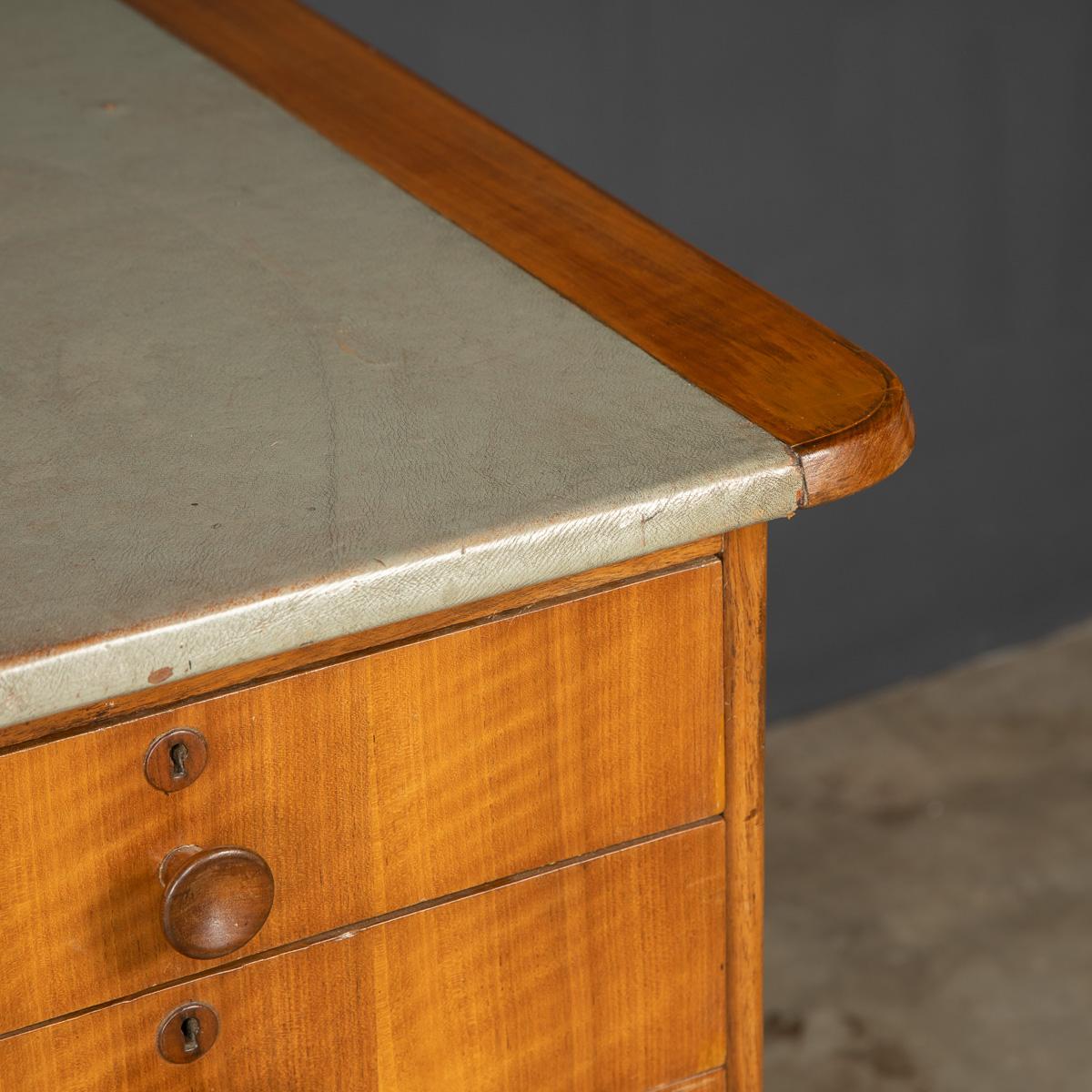 Mid-20th Century British Walnut & Mahogany Desk by Gordon Russell, C.1950 3