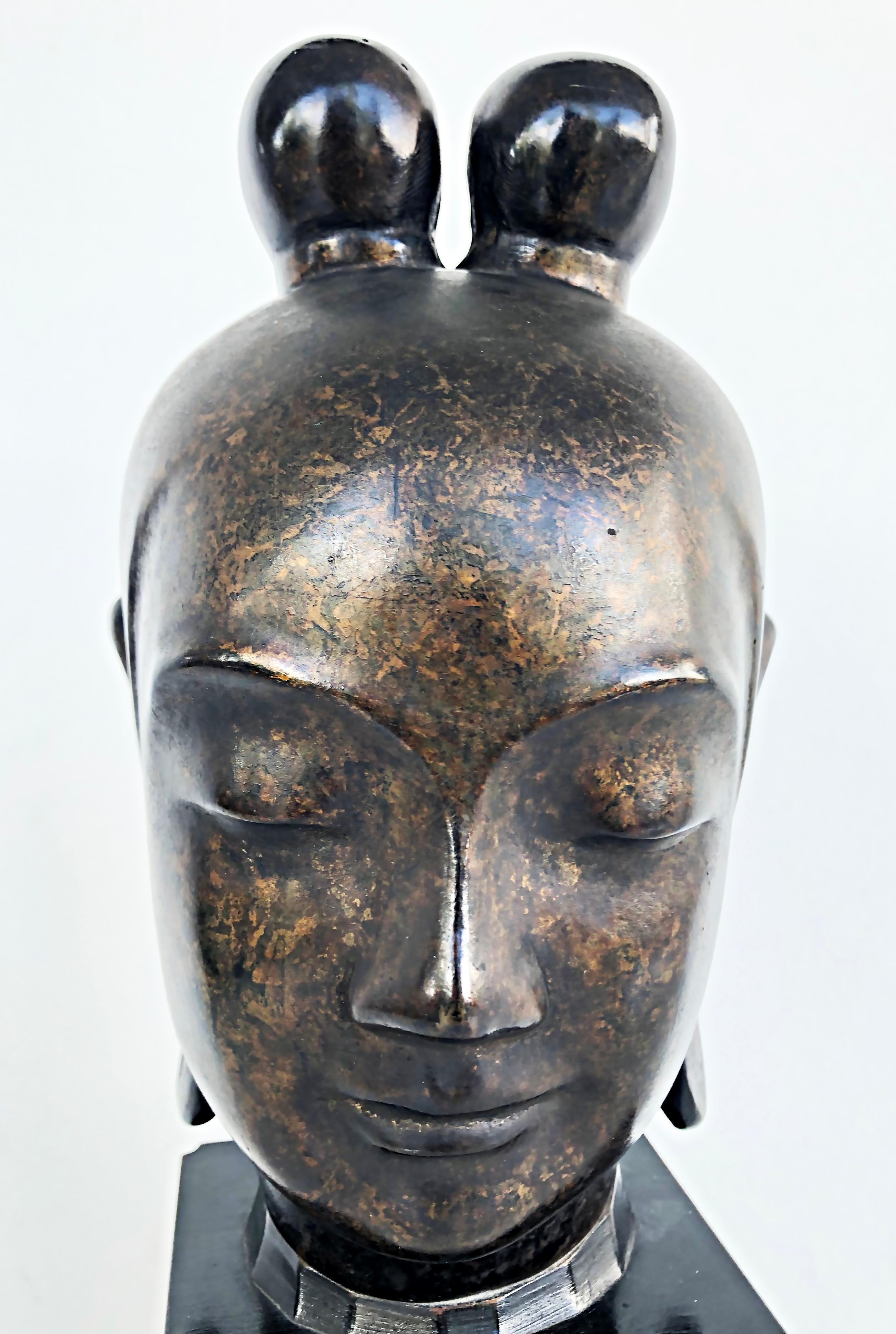 Mid-20th Century Bronze Japanese Buddha Sculpture on Plinth In Good Condition In Miami, FL