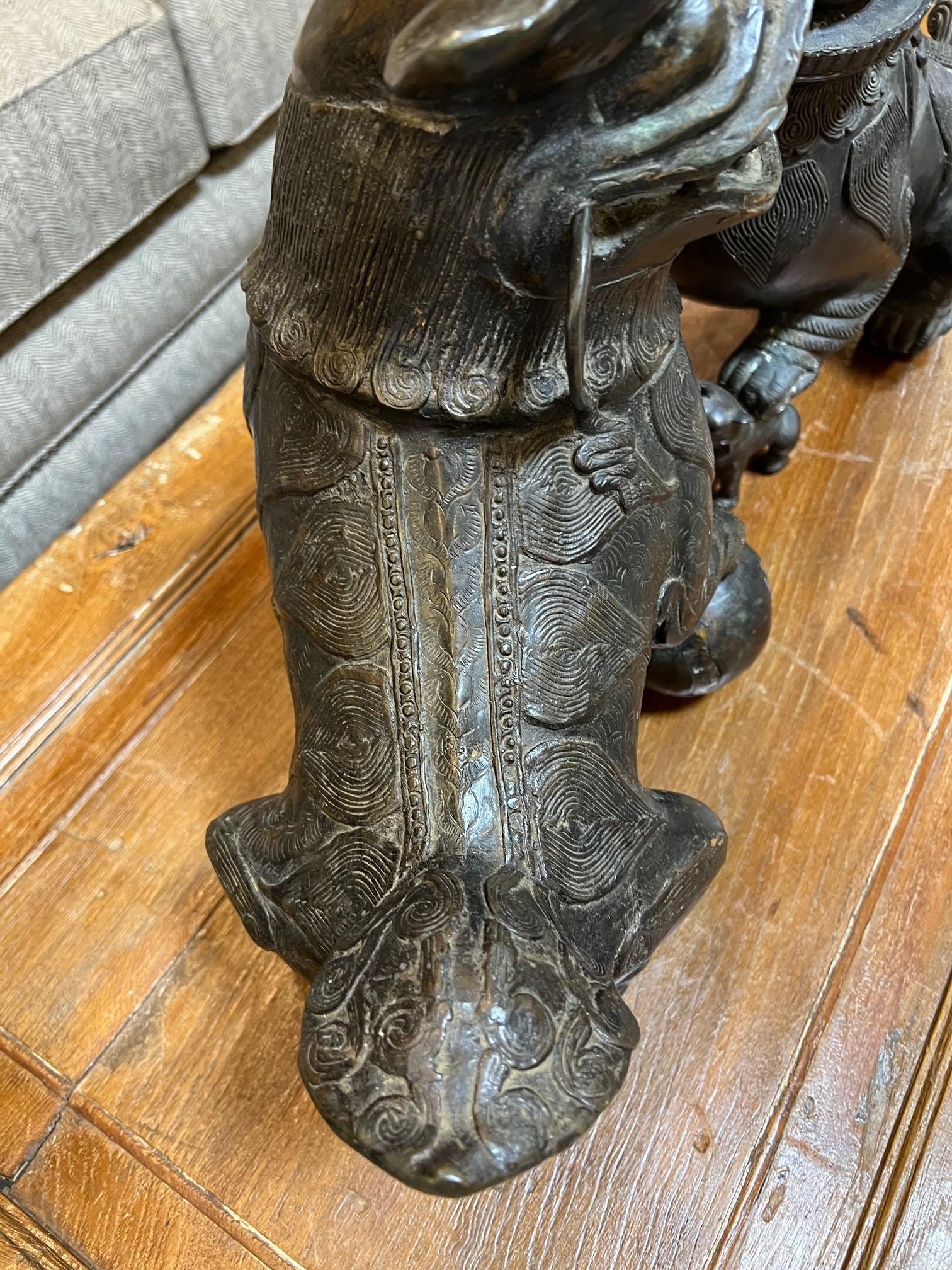 Mid 20th Century Bronze Pair of Foo Dogs  For Sale 8