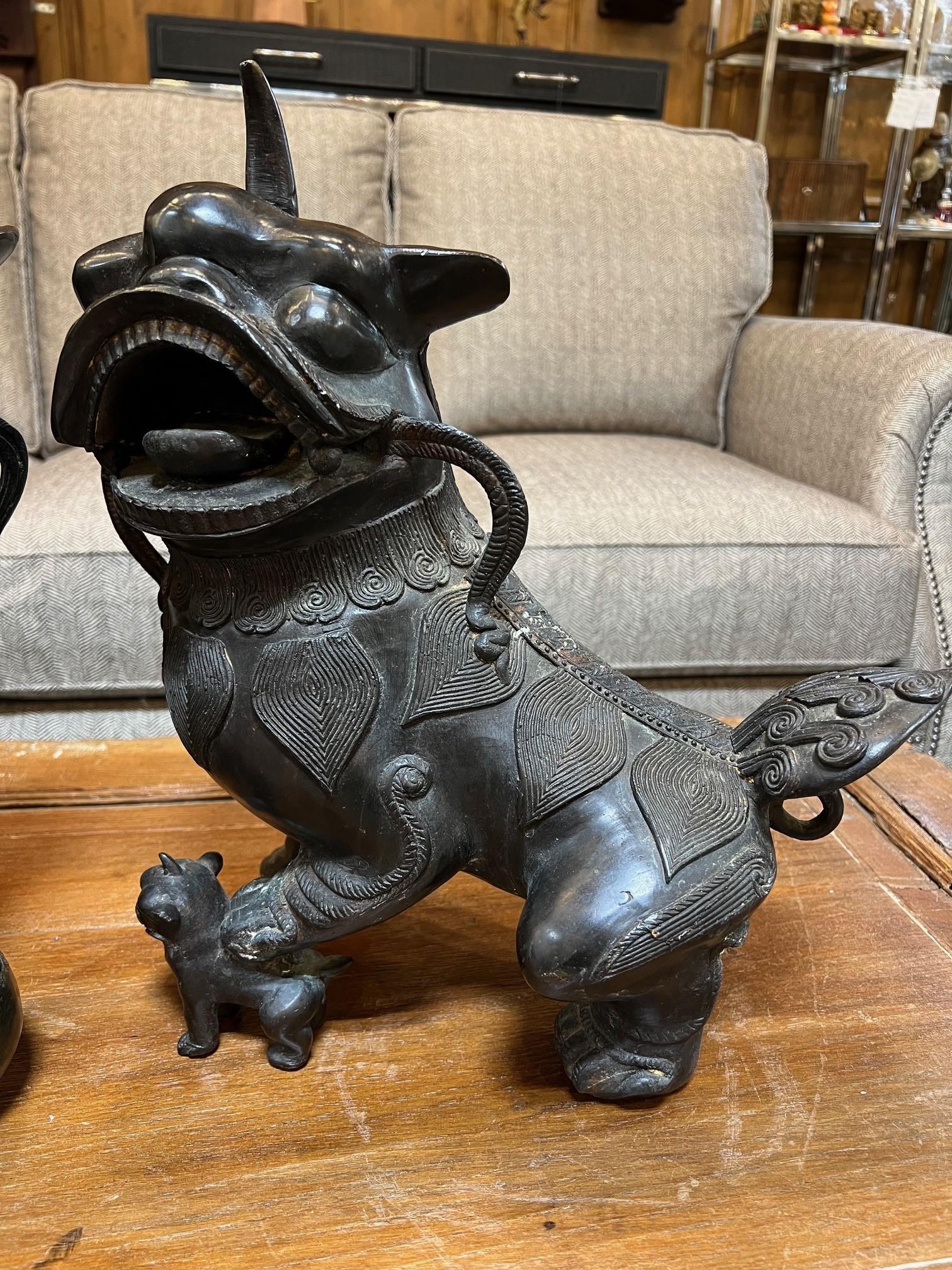 Mid 20th Century Bronze Pair of Foo Dogs  In Good Condition For Sale In Stamford, CT