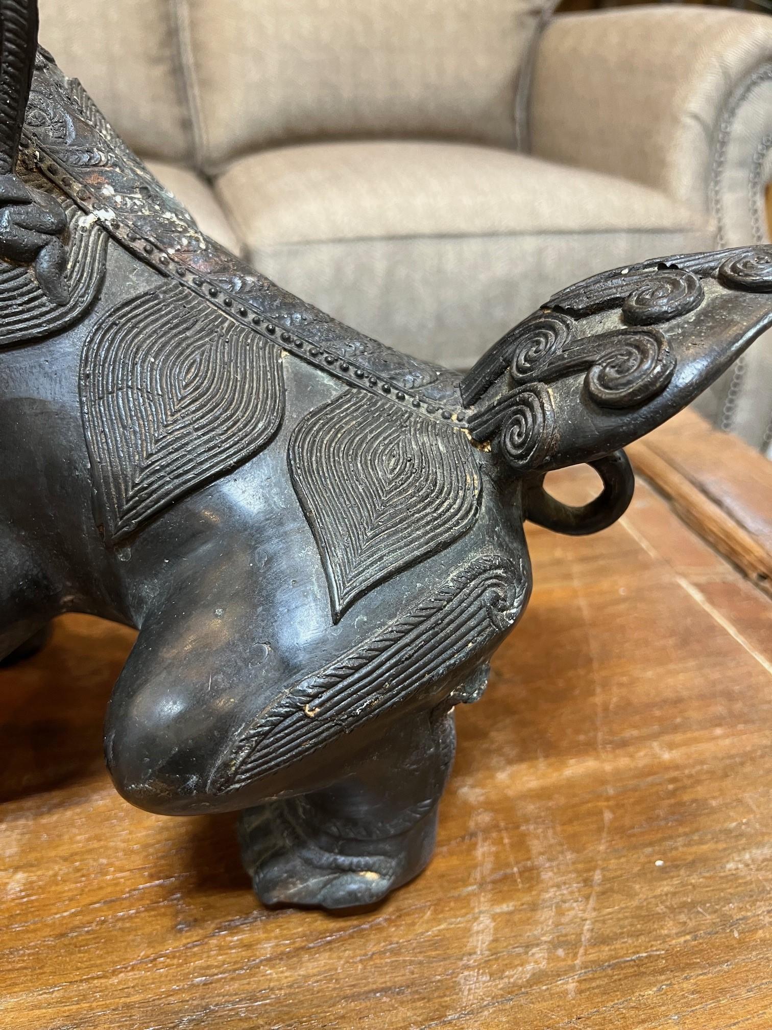 Mid 20th Century Bronze Pair of Foo Dogs  For Sale 3