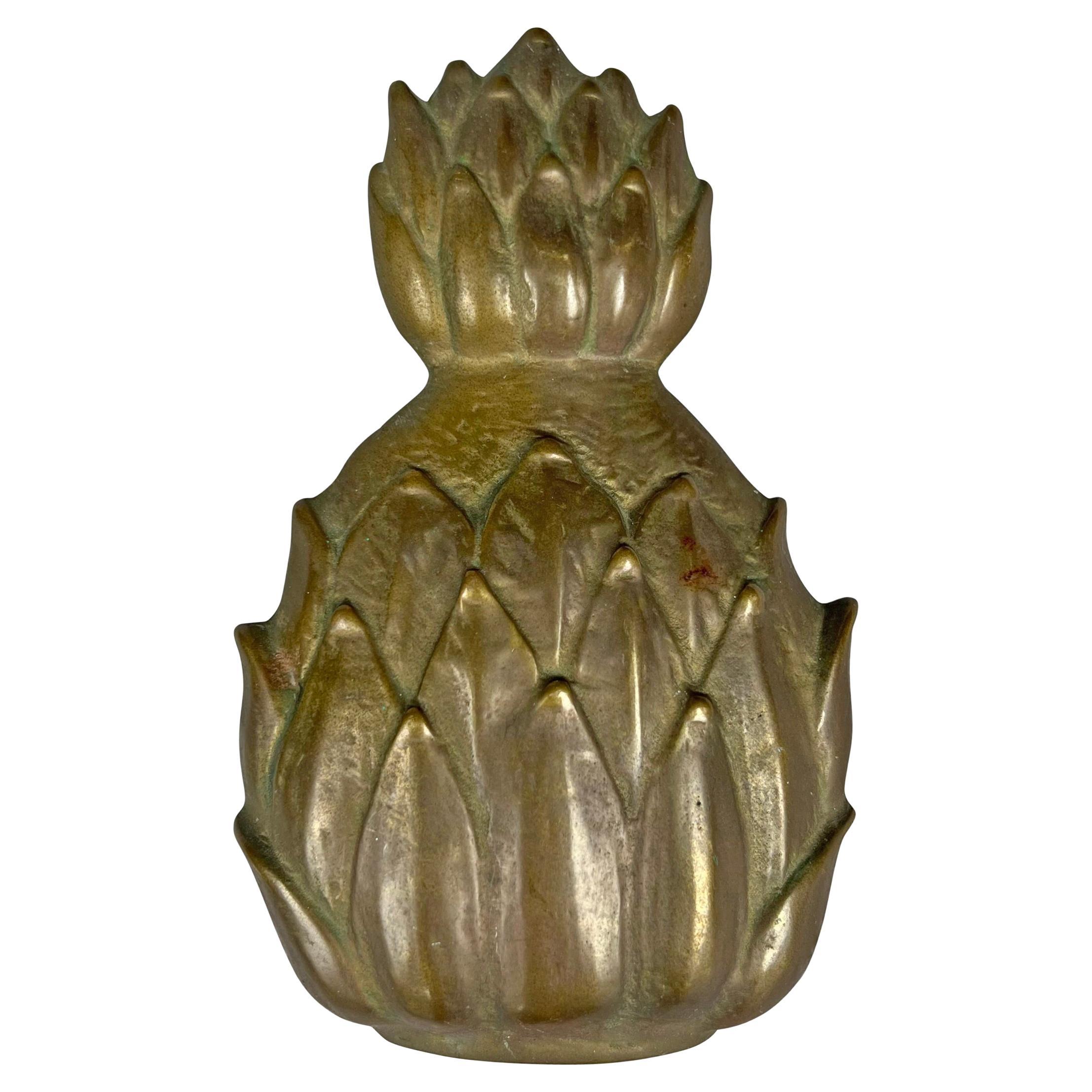 Aldaba de bronce con piña de mediados del siglo XX