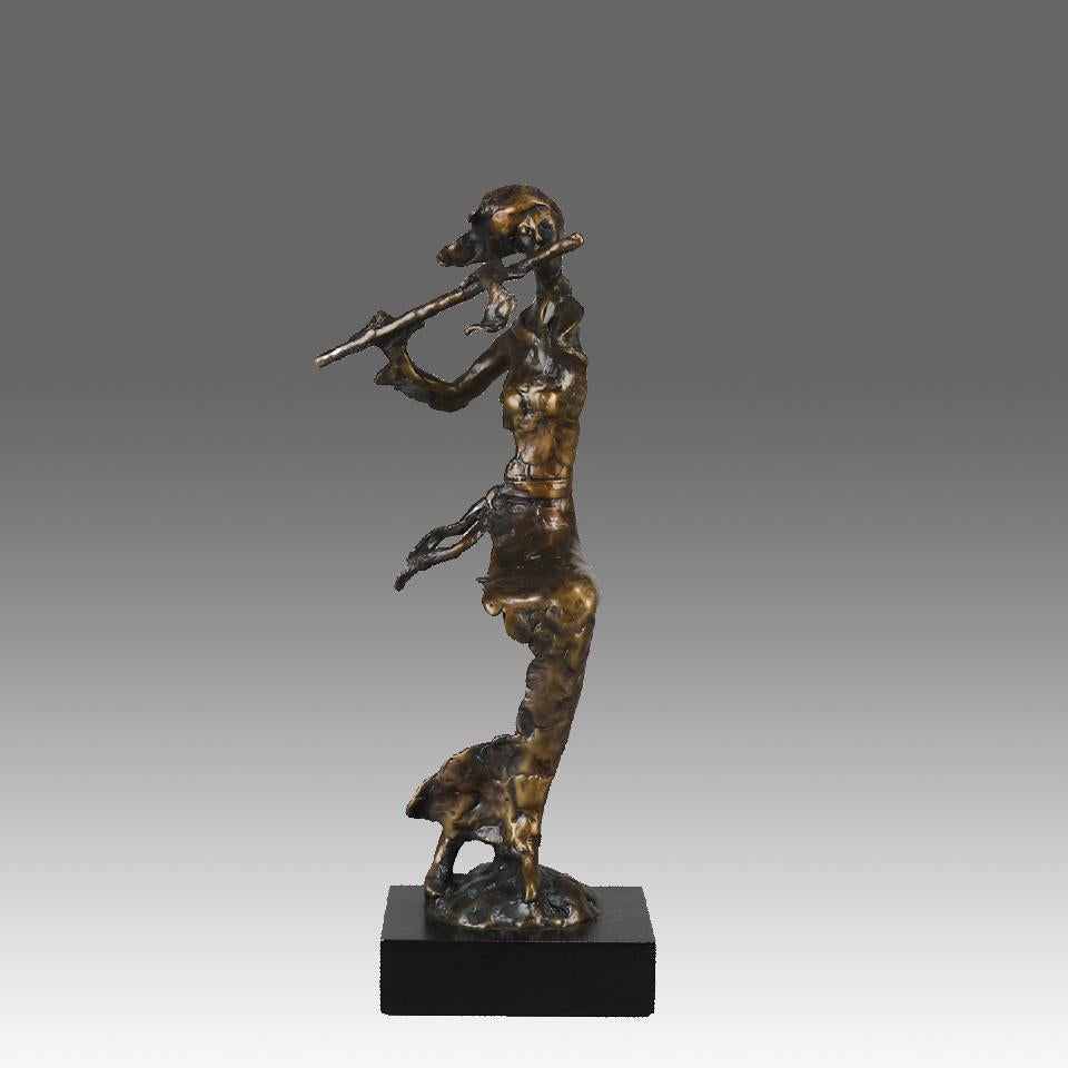 Fino estudio modernista en bronce de un flautista con excelente pátina dorada y detalles superficiales acabados a mano, elevado sobre base de mármol y firmado 

INFORMACIÓN ADICIONAL
Altura:                                      33 cm                