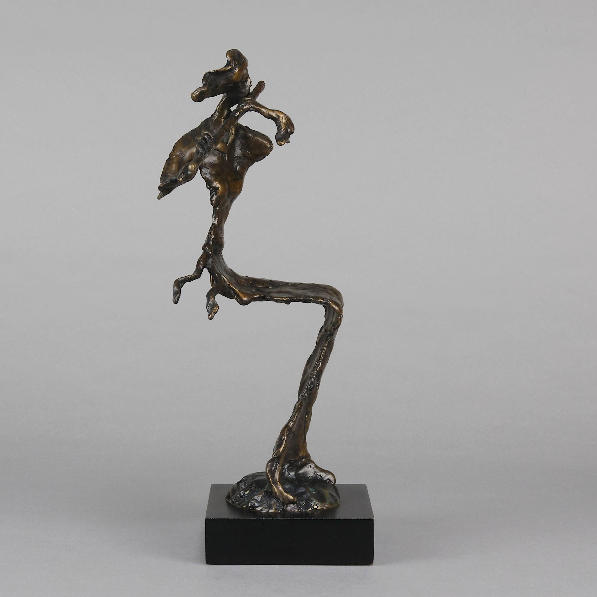Escultura de bronce de mediados del siglo XX titulada 