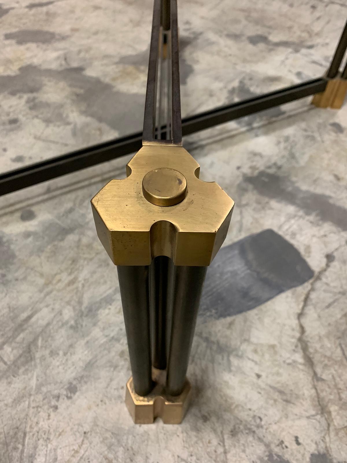 Base per tavolino da caffè X in bronzo della metà del XX secolo con piano in vetro ovale 10