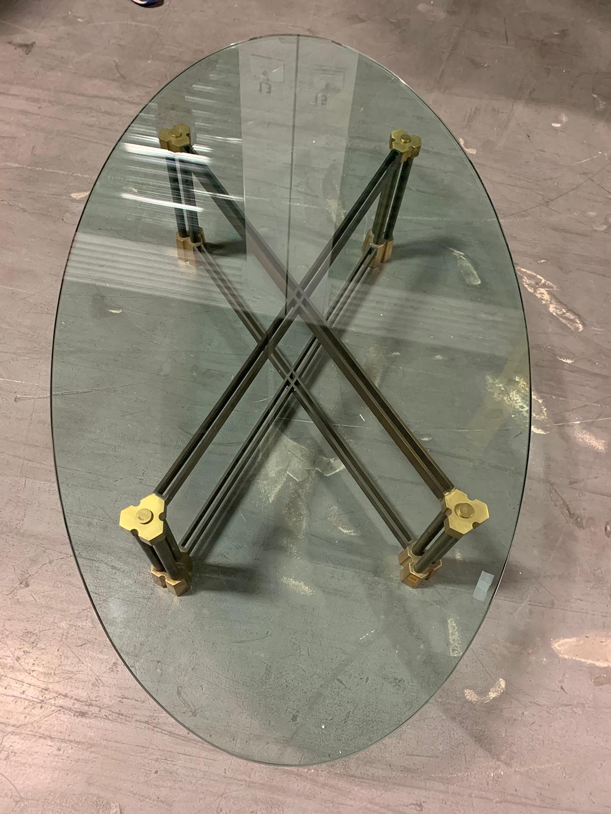 Base per tavolino da caffè X in bronzo della metà del XX secolo con piano in vetro ovale 4