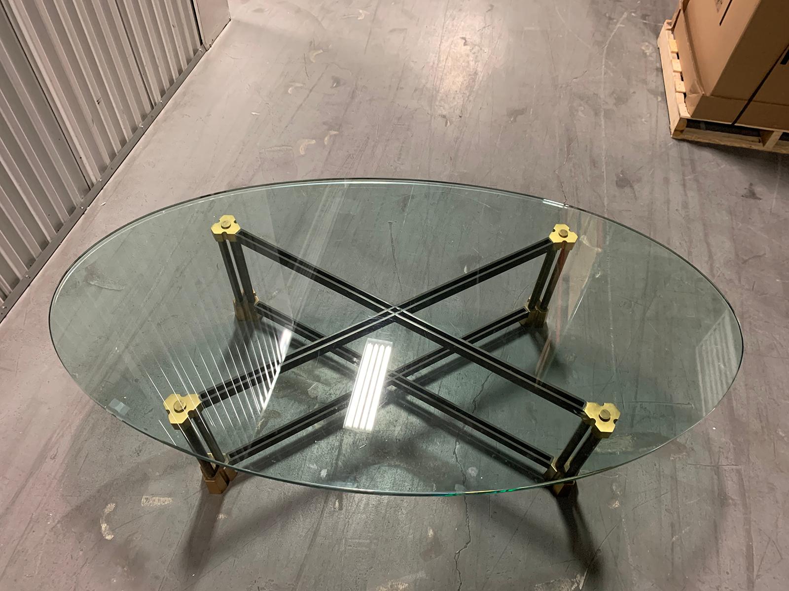 Base per tavolino da caffè X in bronzo della metà del XX secolo con piano in vetro ovale 5