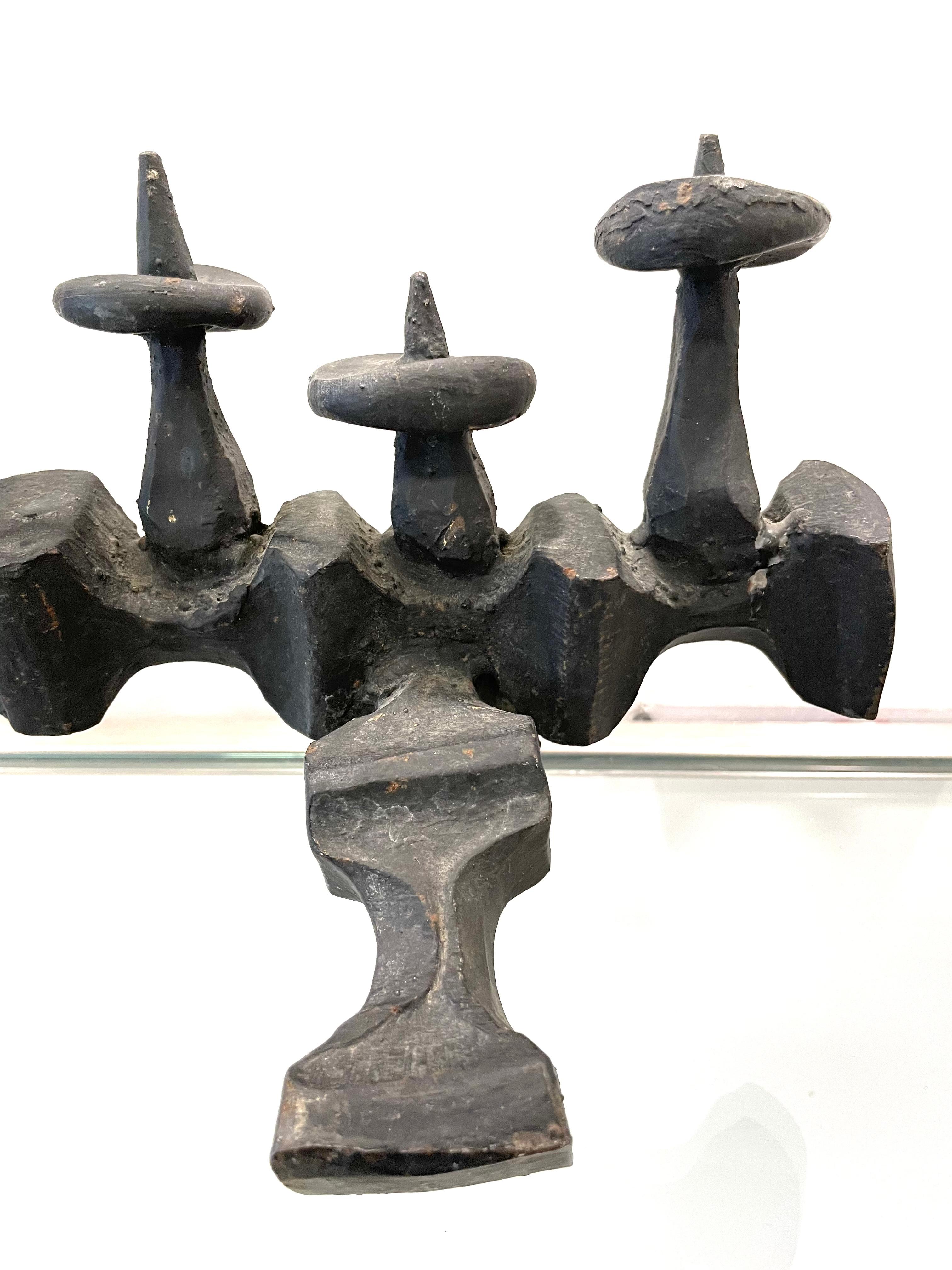 Israelische brutalistische Hanukkah-Lampe aus Eisen von David Palombo aus der Mitte des 20. Jahrhunderts im Angebot 4