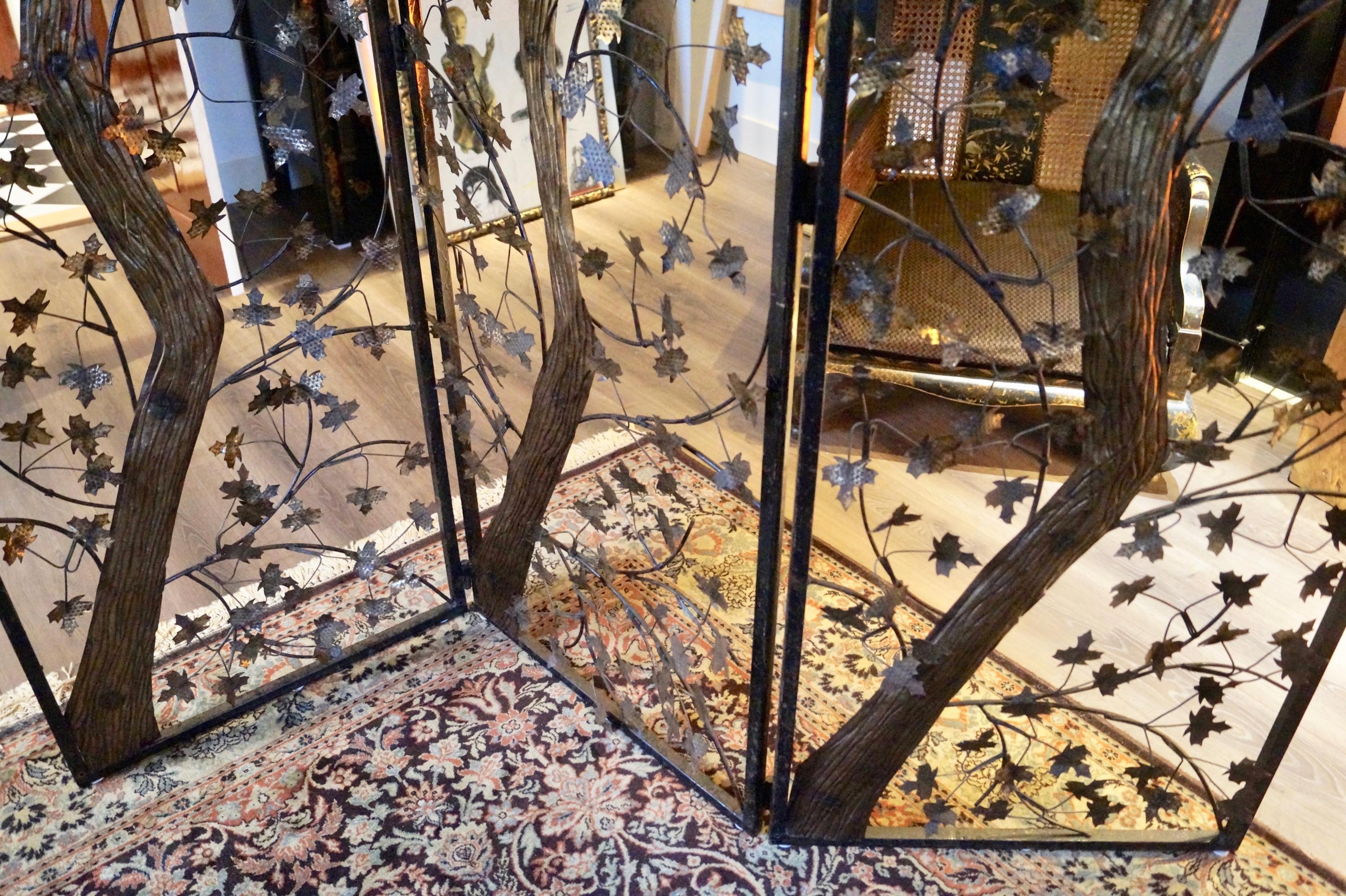 Mid-20th Century Brutalist Metal and Brass Leaves Screen, England For Sale 1