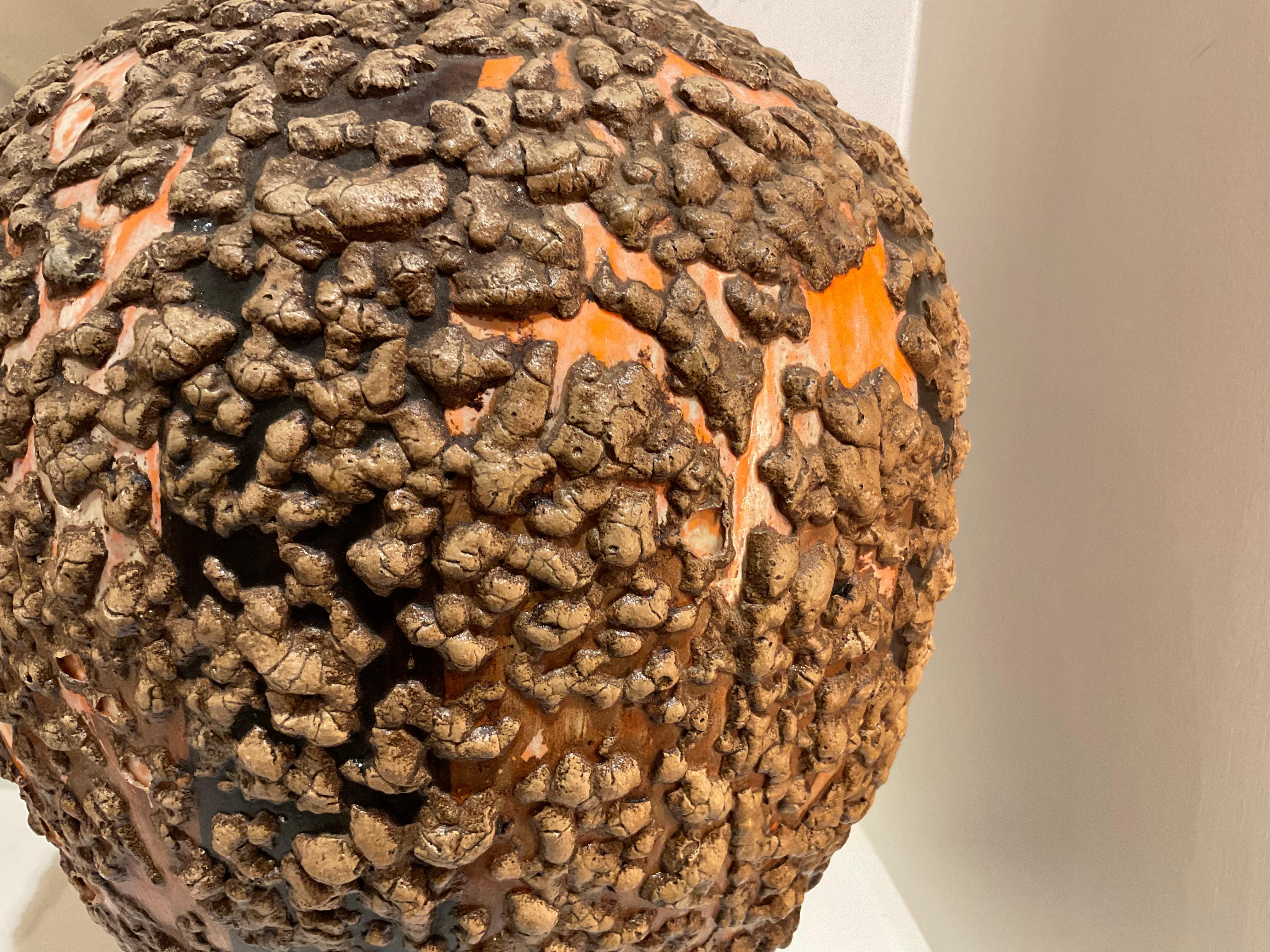 20ième siècle Paire de lampes brutalistes orange émaillée lave du milieu du 20e siècle en vente