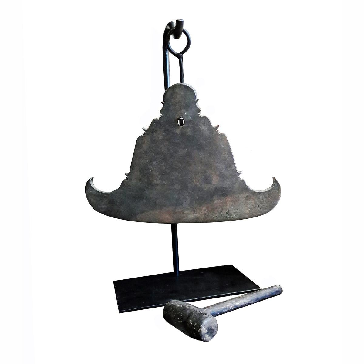 Mid-20th Century Burmese Bronze Gong on a Stand In Good Condition In New York, NY