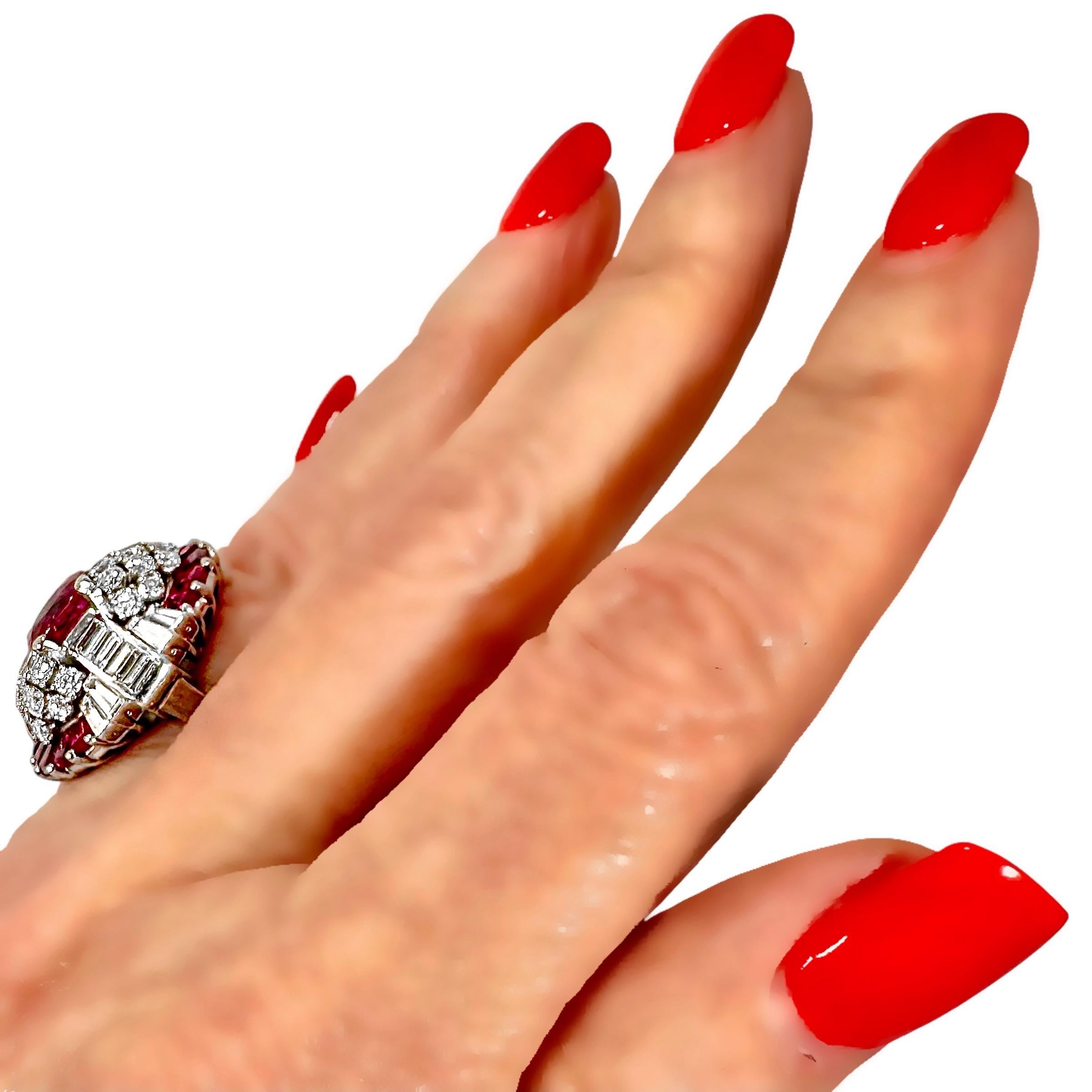 Bague de cocktail en rubis et diamants de Birmanie du milieu du 20e siècle par Oscar Heyman Brothers en vente 6