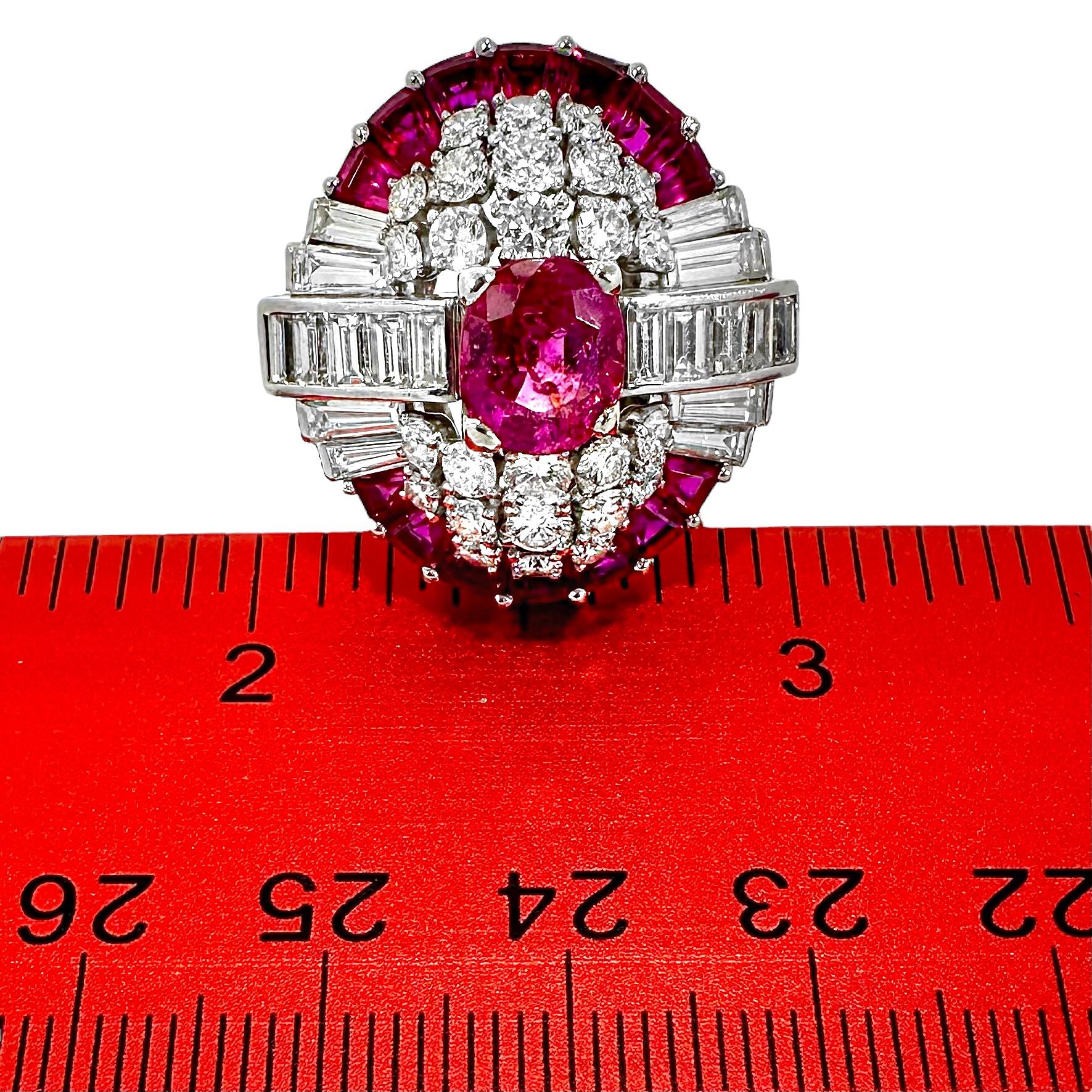 Bague de cocktail en rubis et diamants de Birmanie du milieu du 20e siècle par Oscar Heyman Brothers en vente 1
