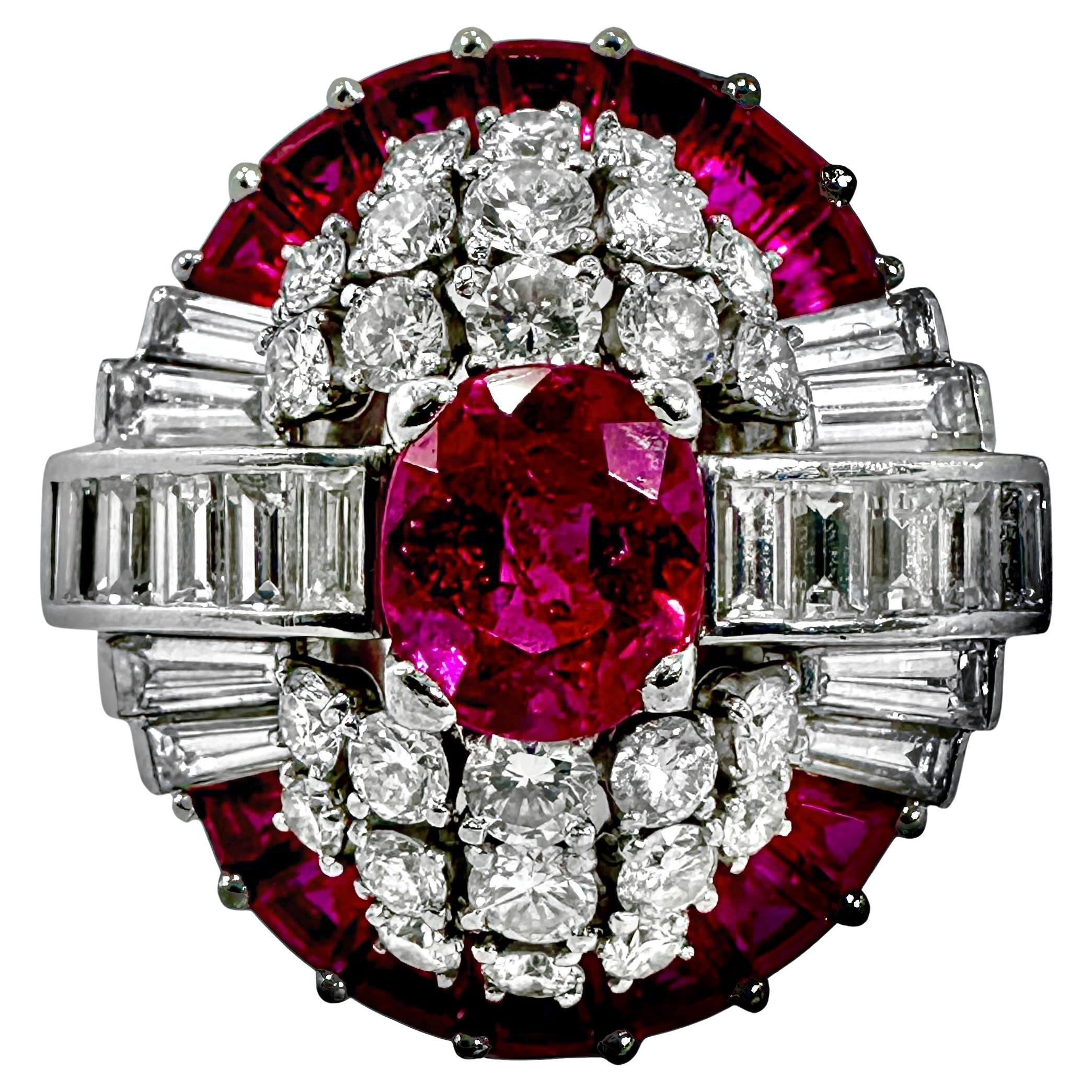 Bague de cocktail en rubis et diamants de Birmanie du milieu du 20e siècle par Oscar Heyman Brothers en vente